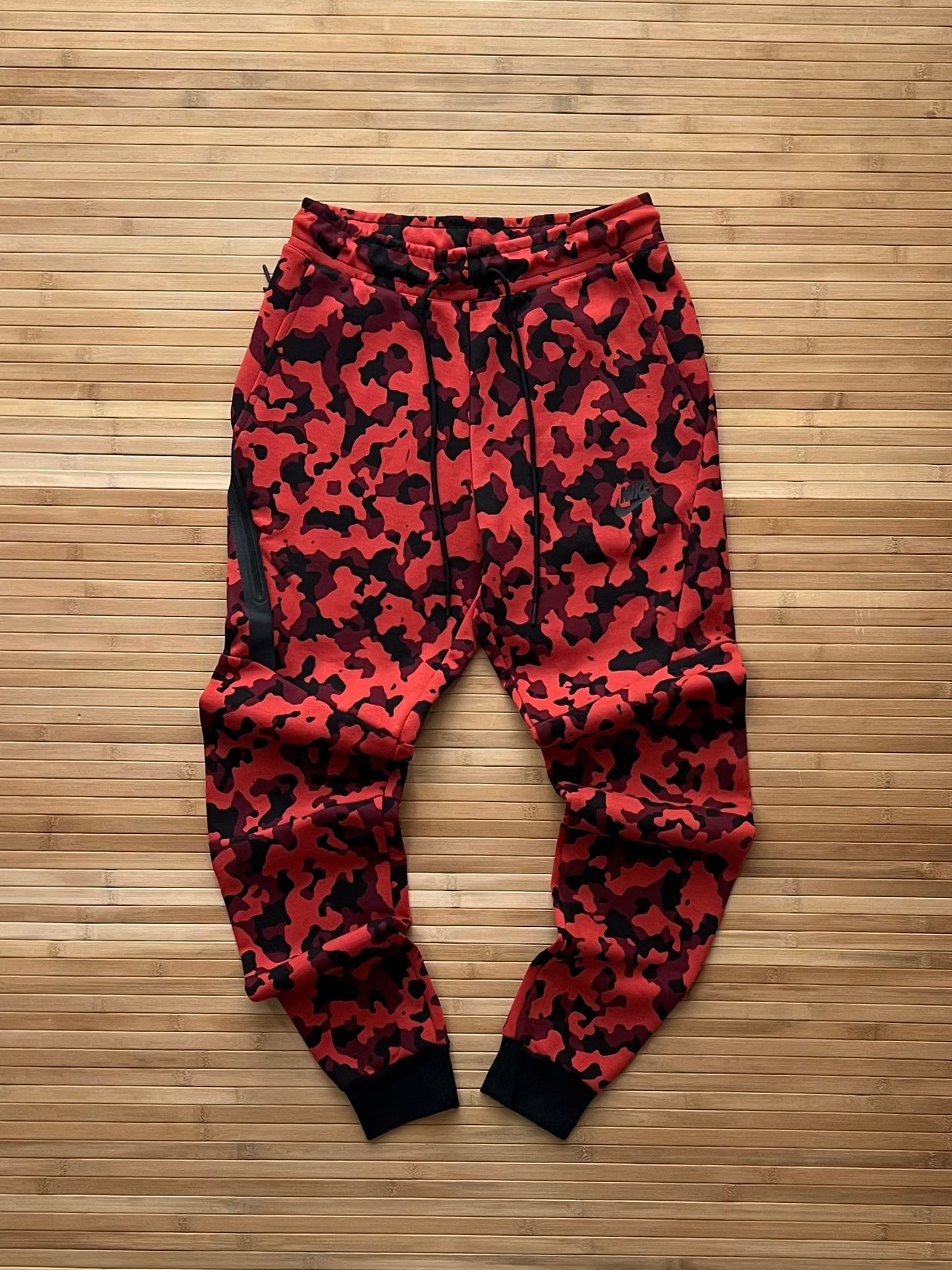 Nike Tech Joggers New with tags (S)