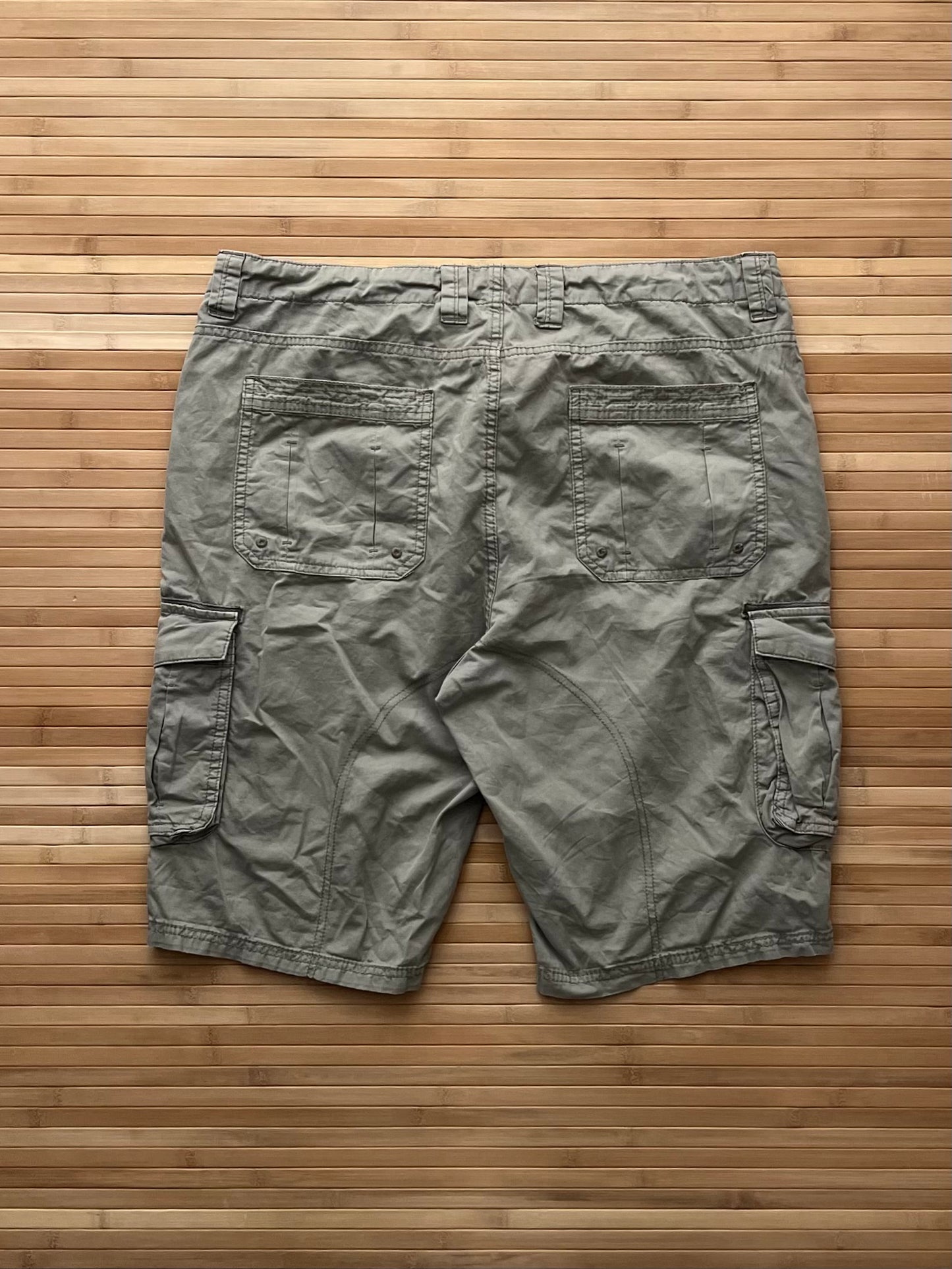 Piazza D’Italia Cargo Shorts (38)