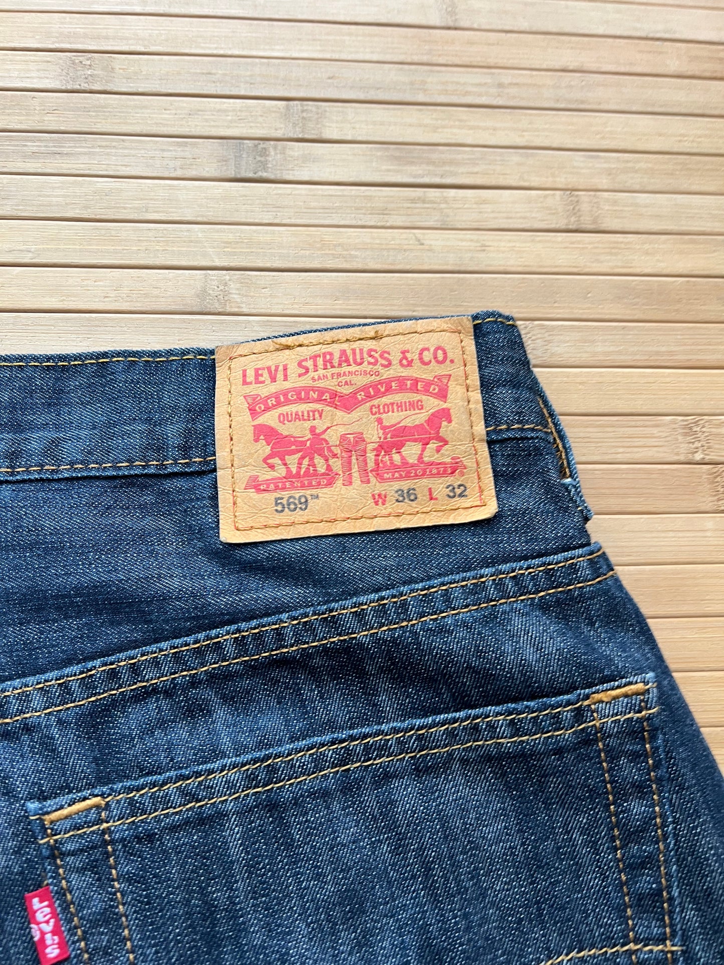Levis 569 Dark Denim Jeans (36x30)