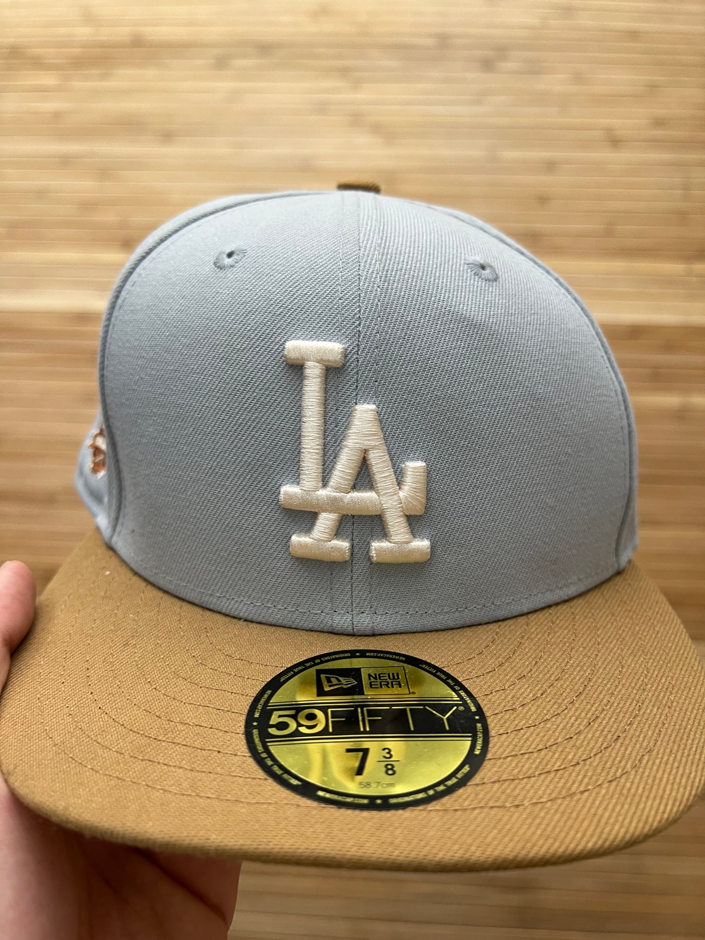 LA Embroidery Fitted Hat (58.7cm)