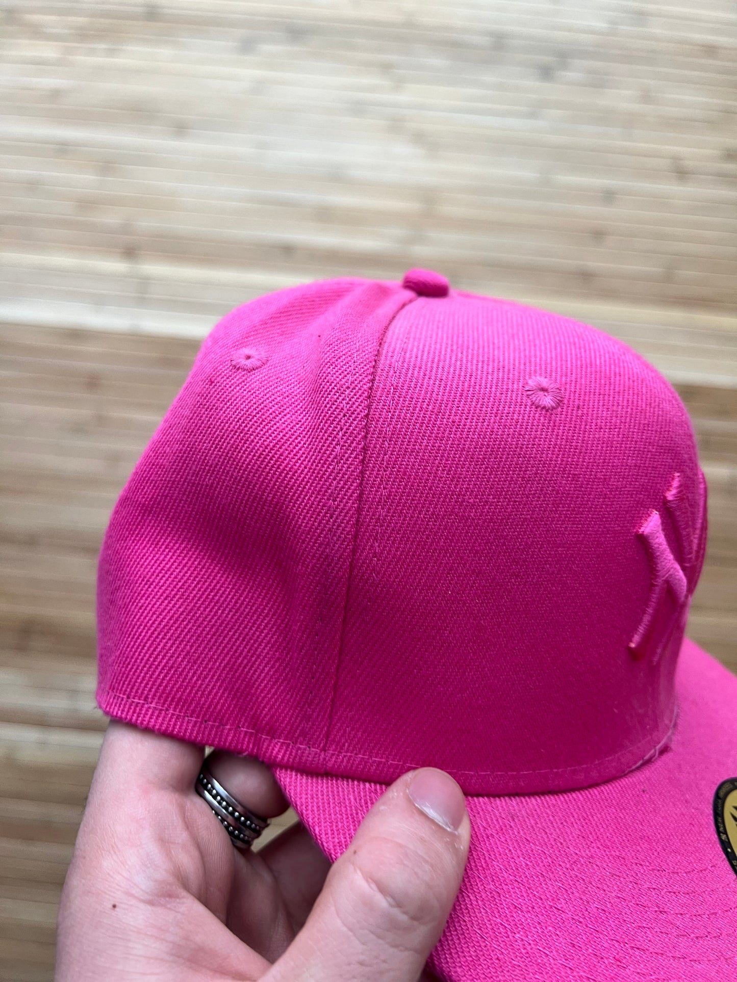 NY New Era Pink Fitted (7.1/4 58cm)