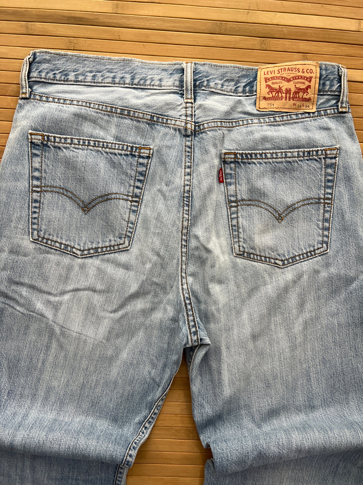 Levis Jeans (34x30)