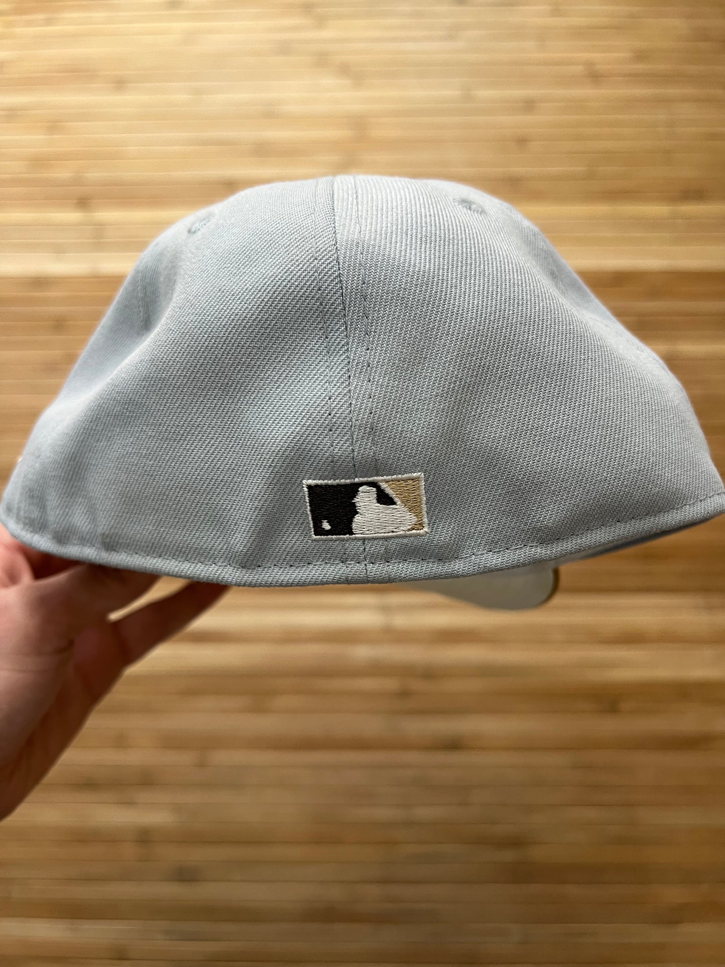 LA Embroidery Fitted Hat (58.7cm)