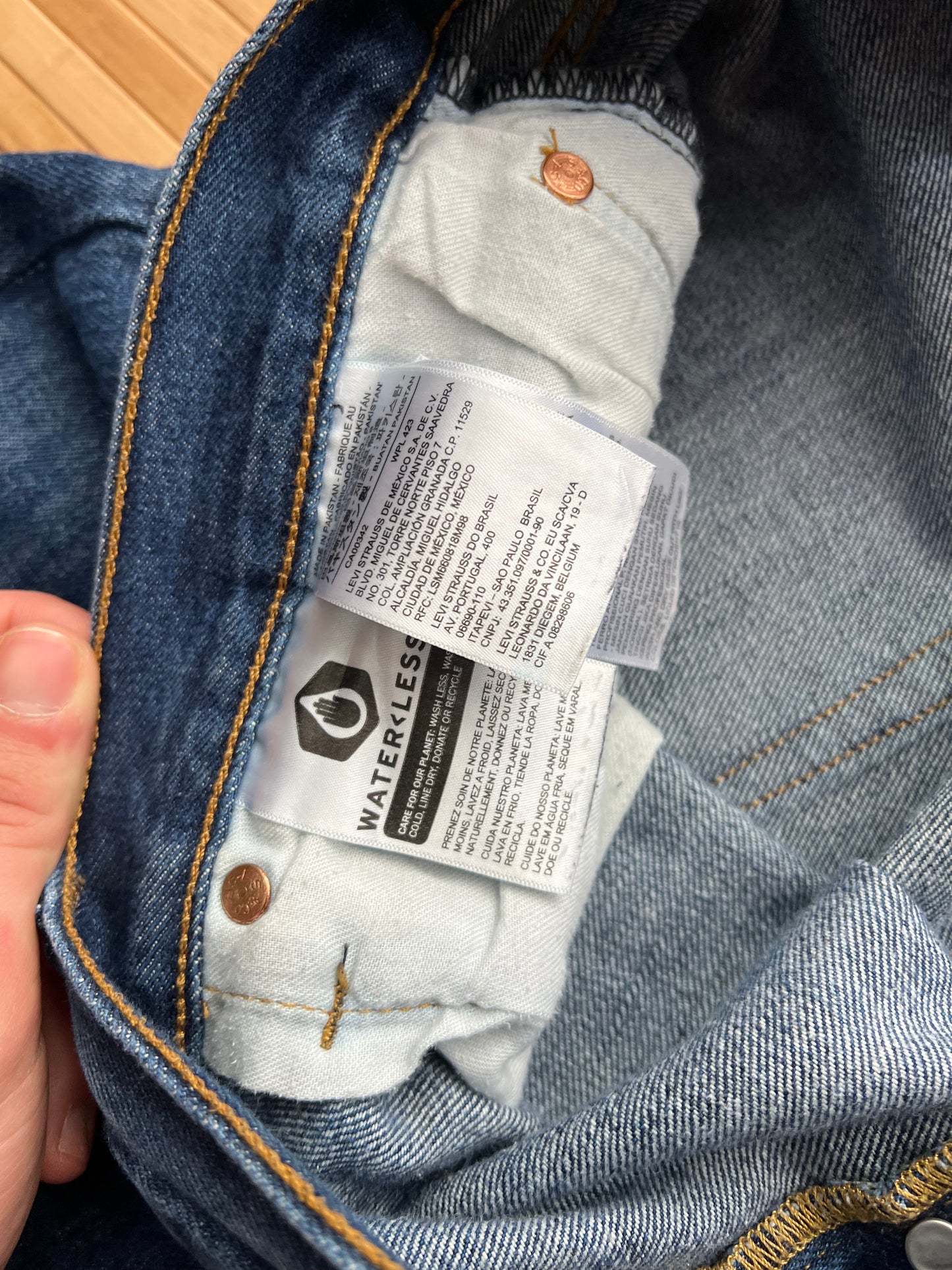 Levis 501 Jeans (42x30)