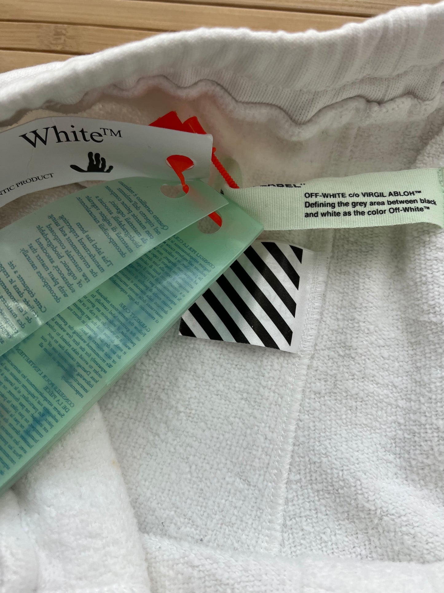 Off White SweatPants new with tags (L)