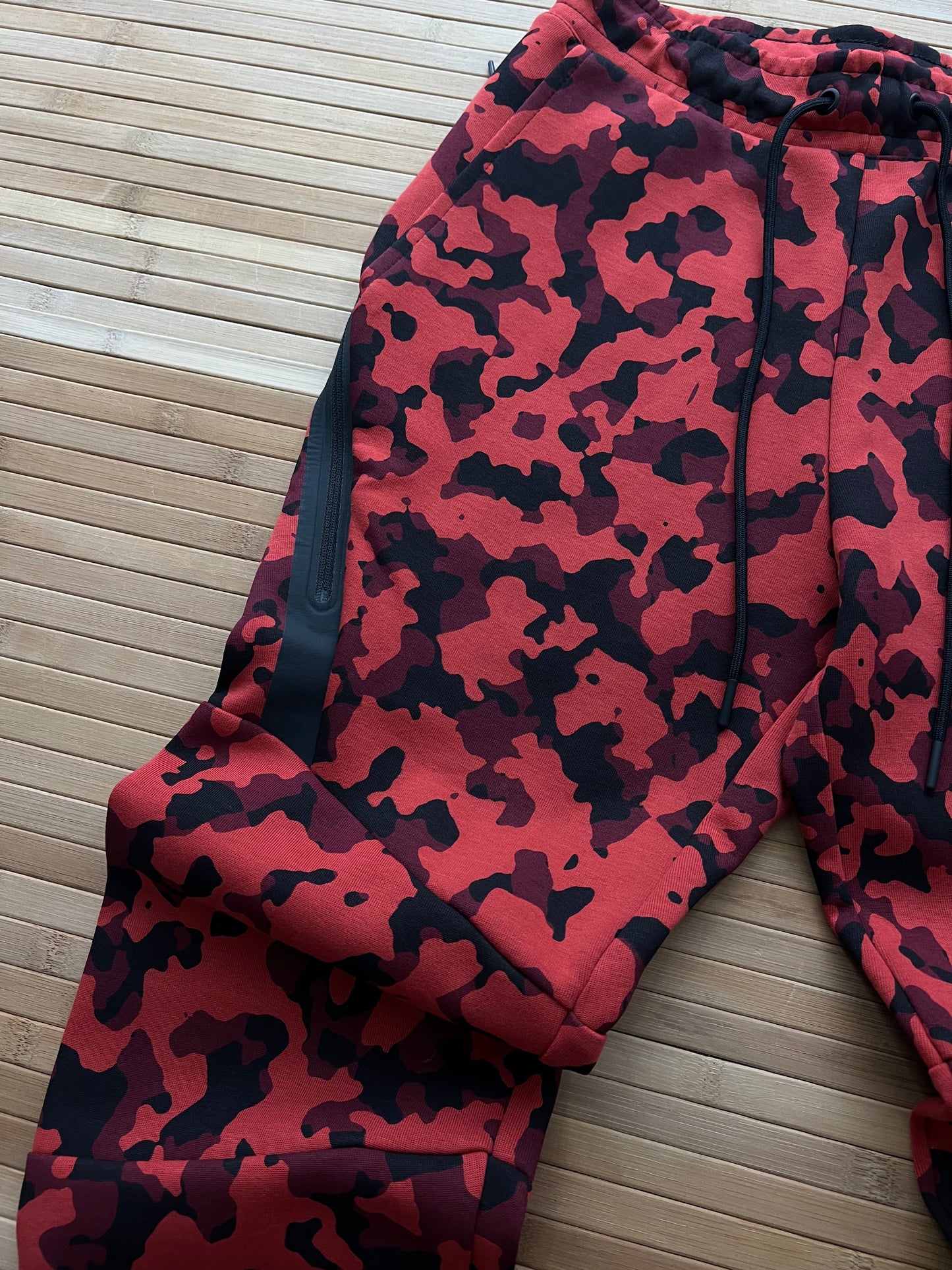 Nike Tech Joggers New with tags (S)