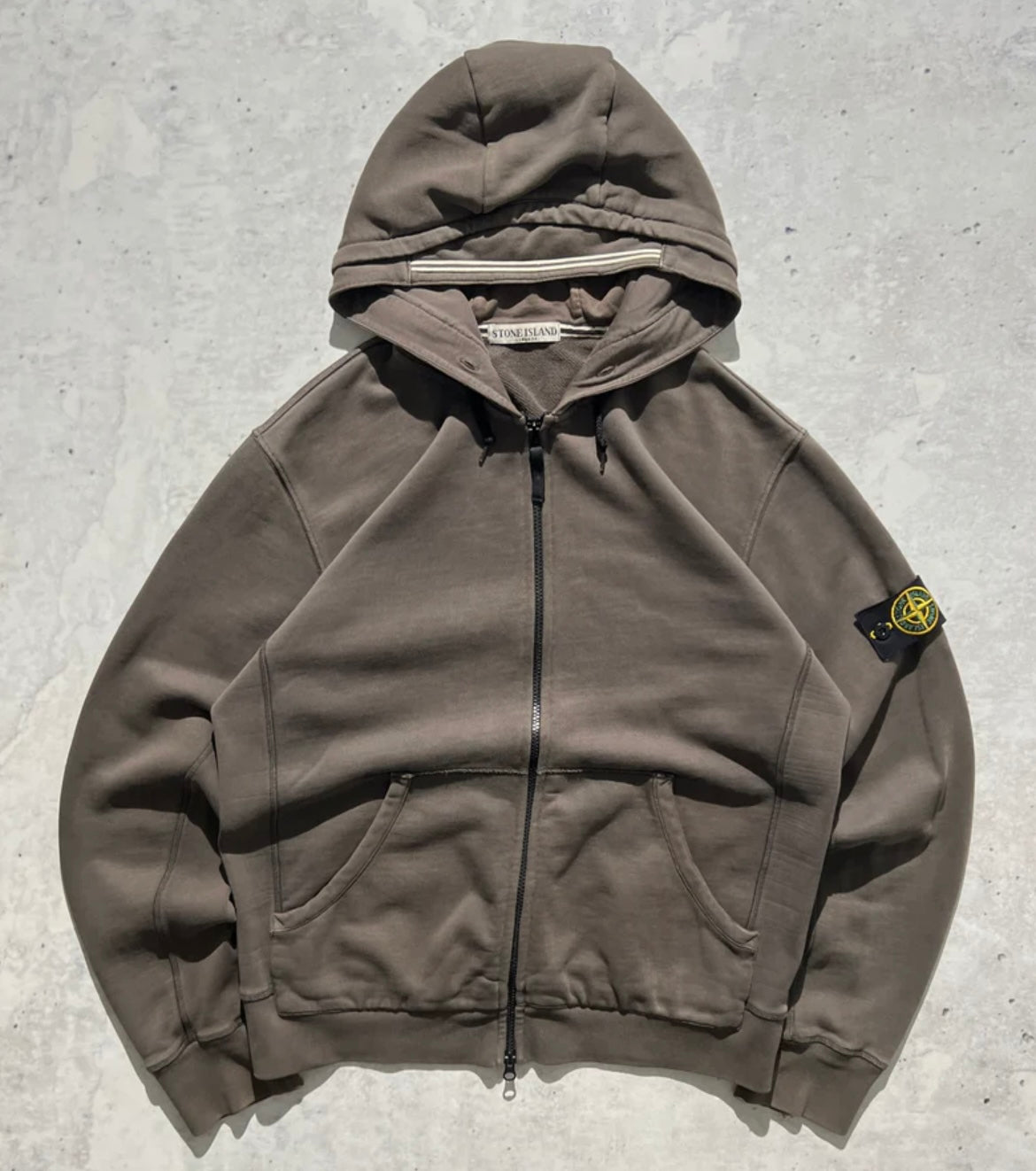 Hoodies & Sweatshirts