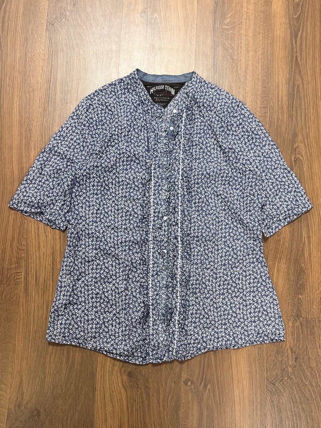Tommy Hilfiger Flowery shirt 🙋‍♀️ (L)