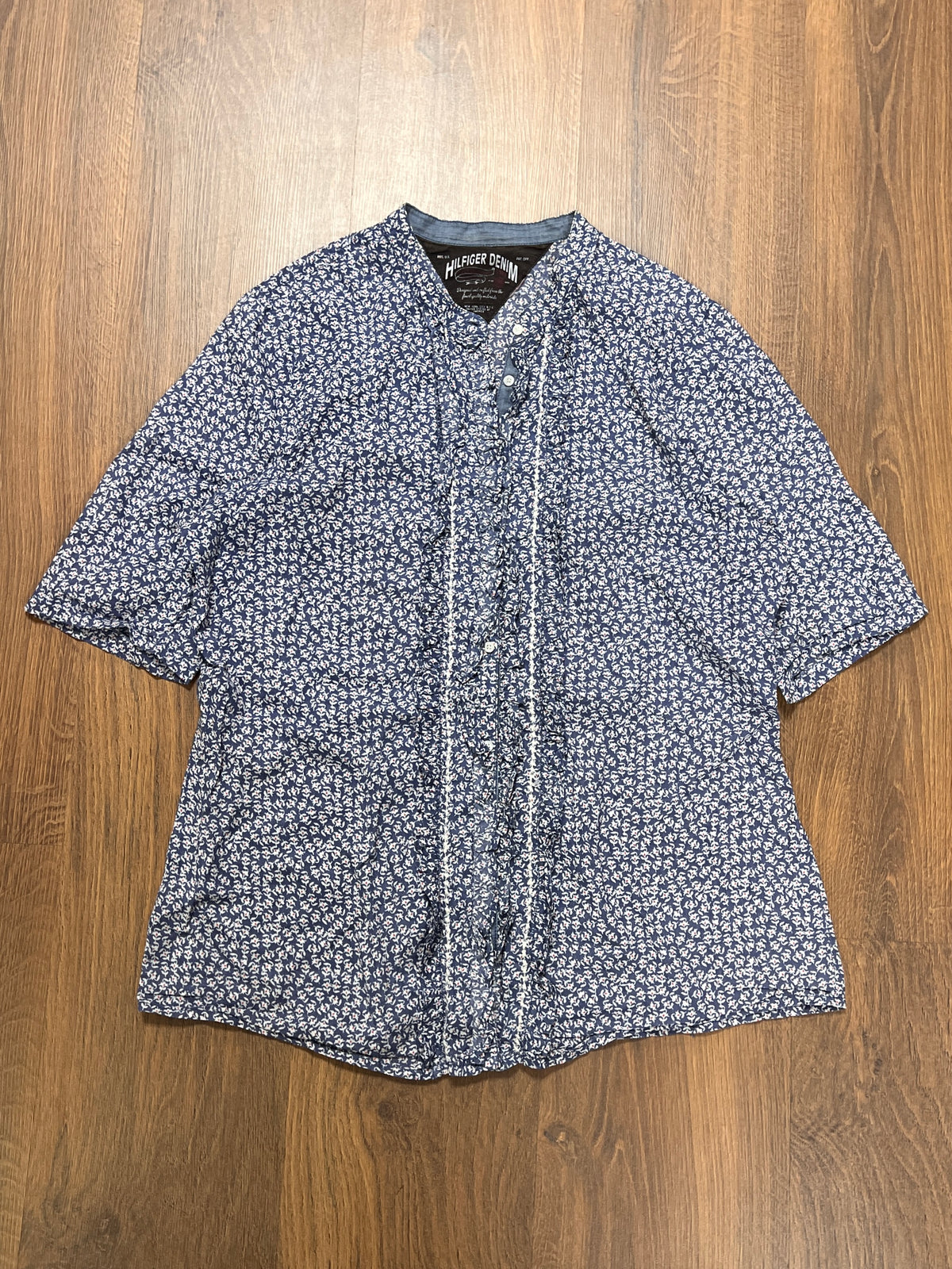 Tommy Hilfiger Flowery shirt 🙋‍♀️ (L)