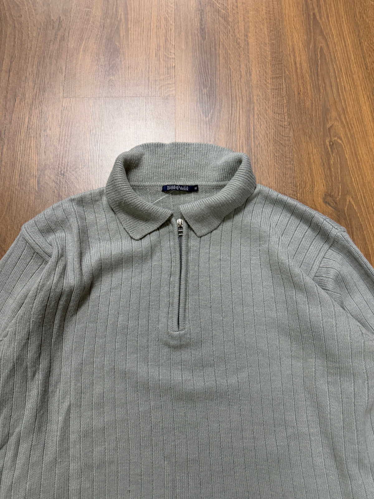 Grey quarter zip (L)