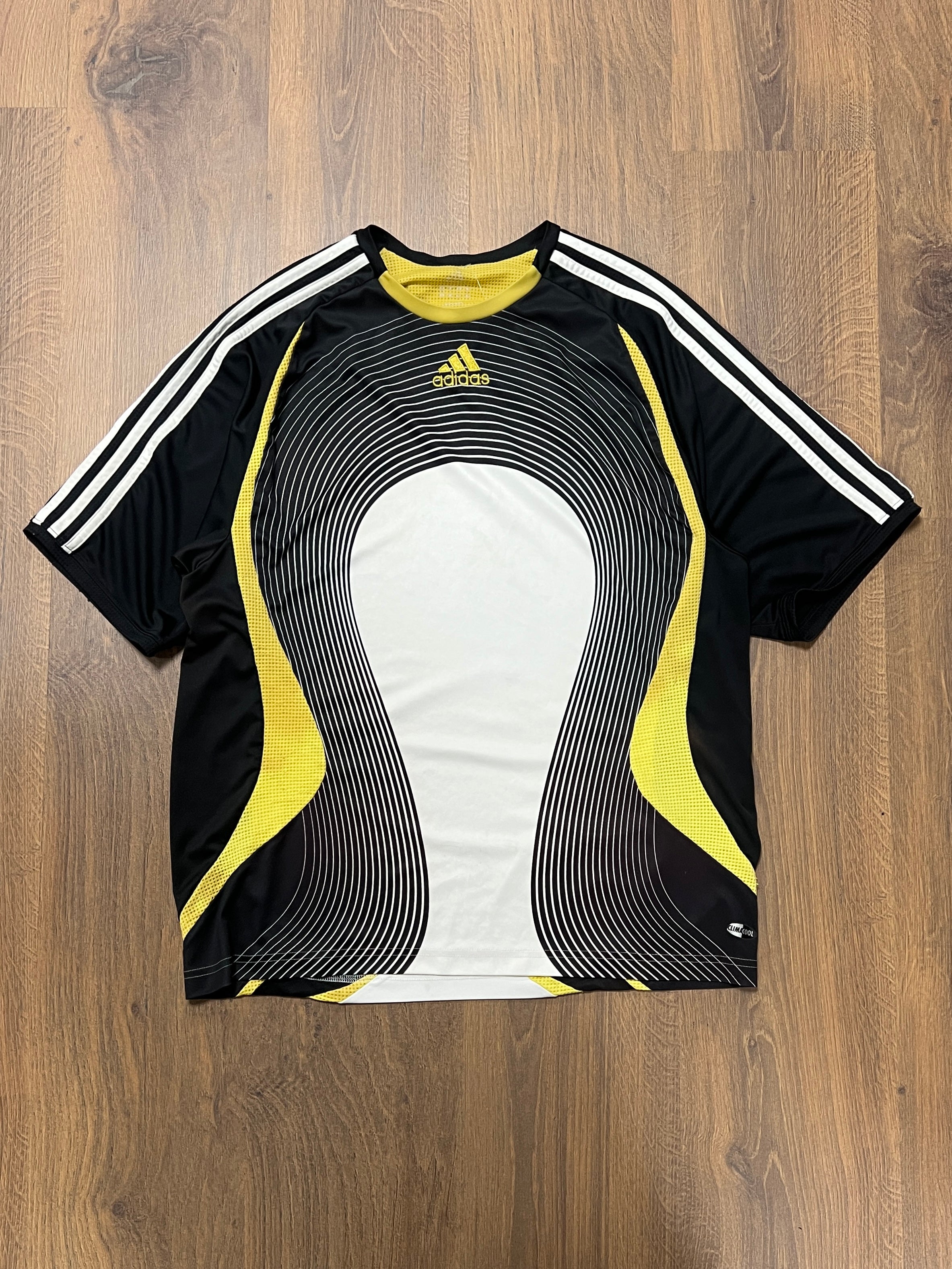 Adidas Vintage Jersey (XL)