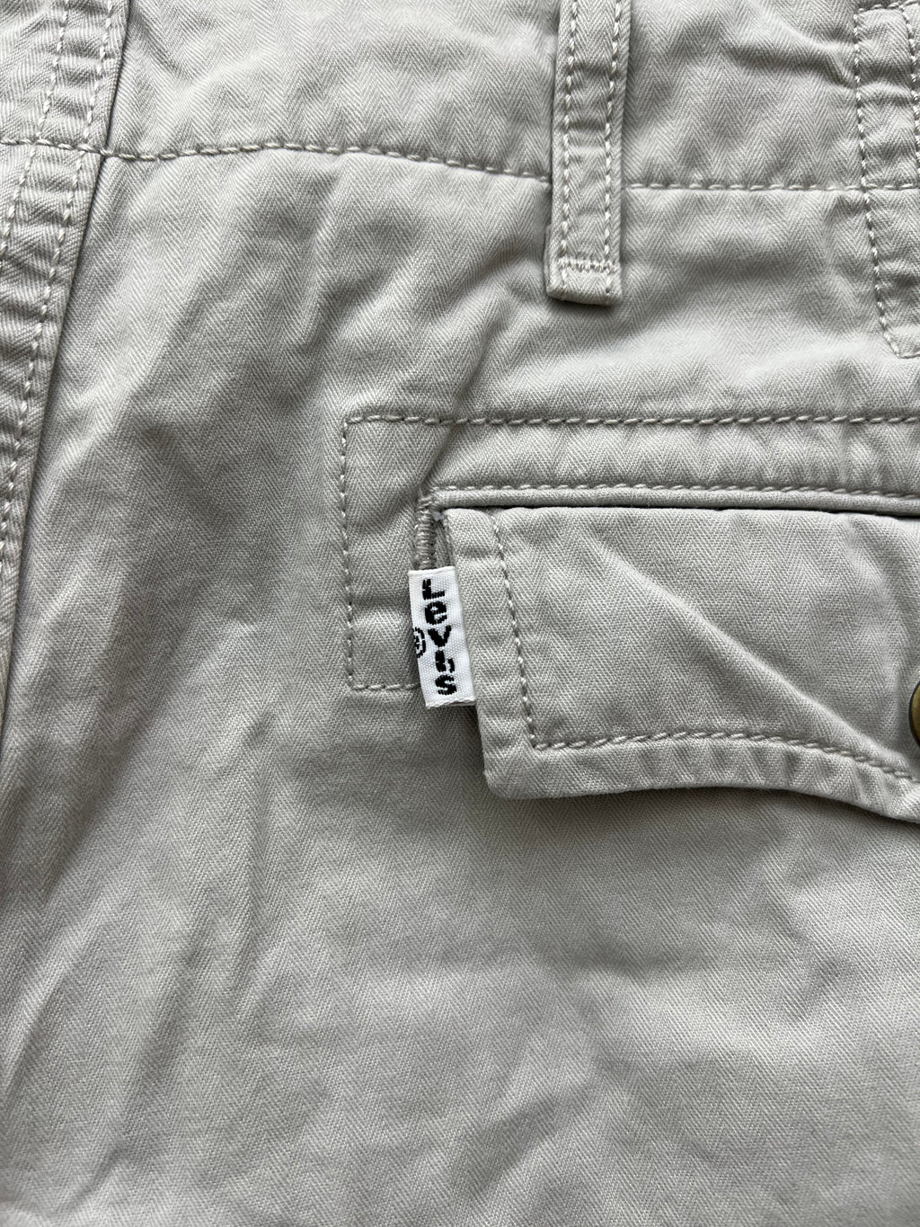 Levis Cargo Shorts (36)