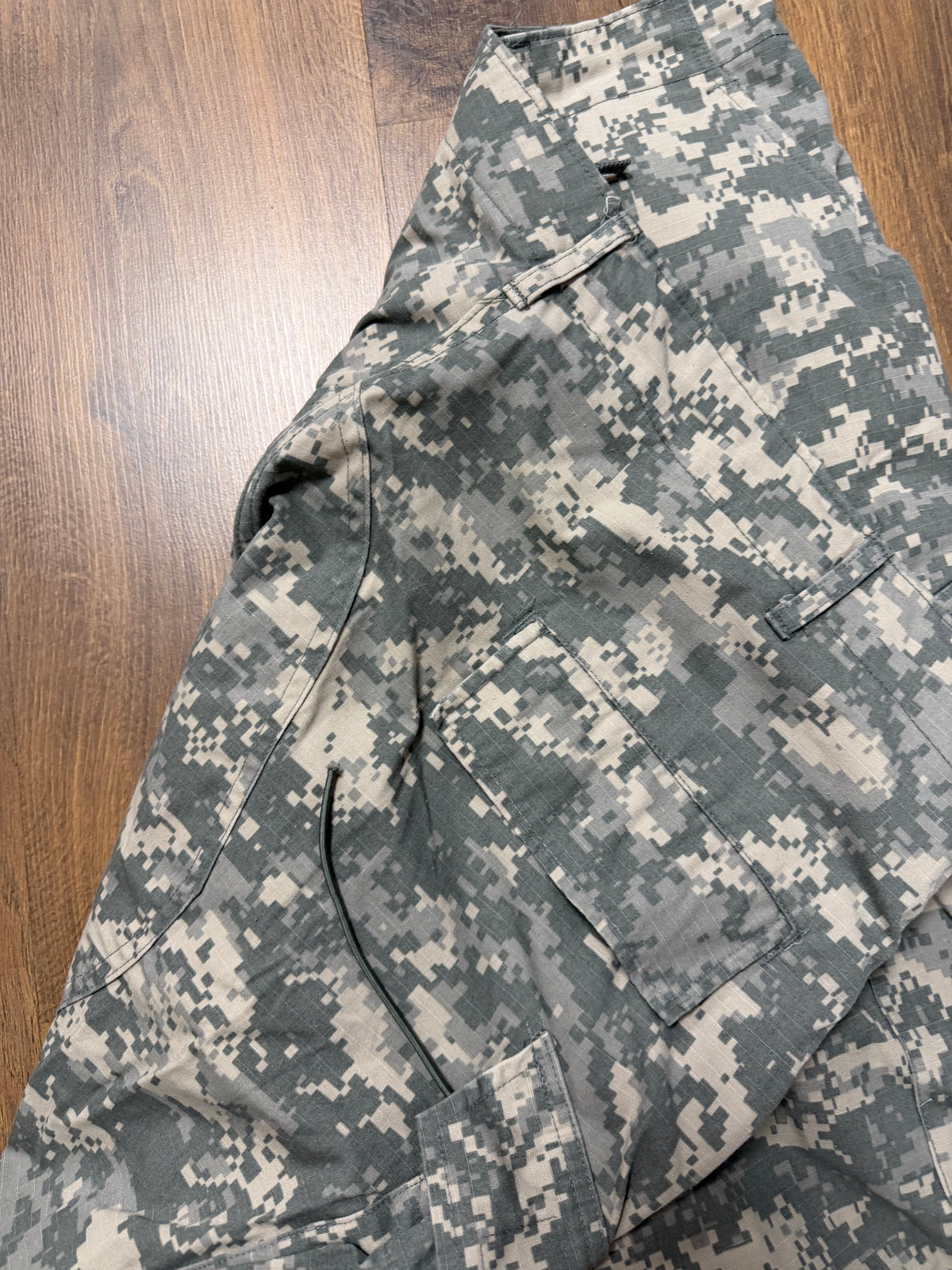 Military Pixel Camo Pants (40x32)