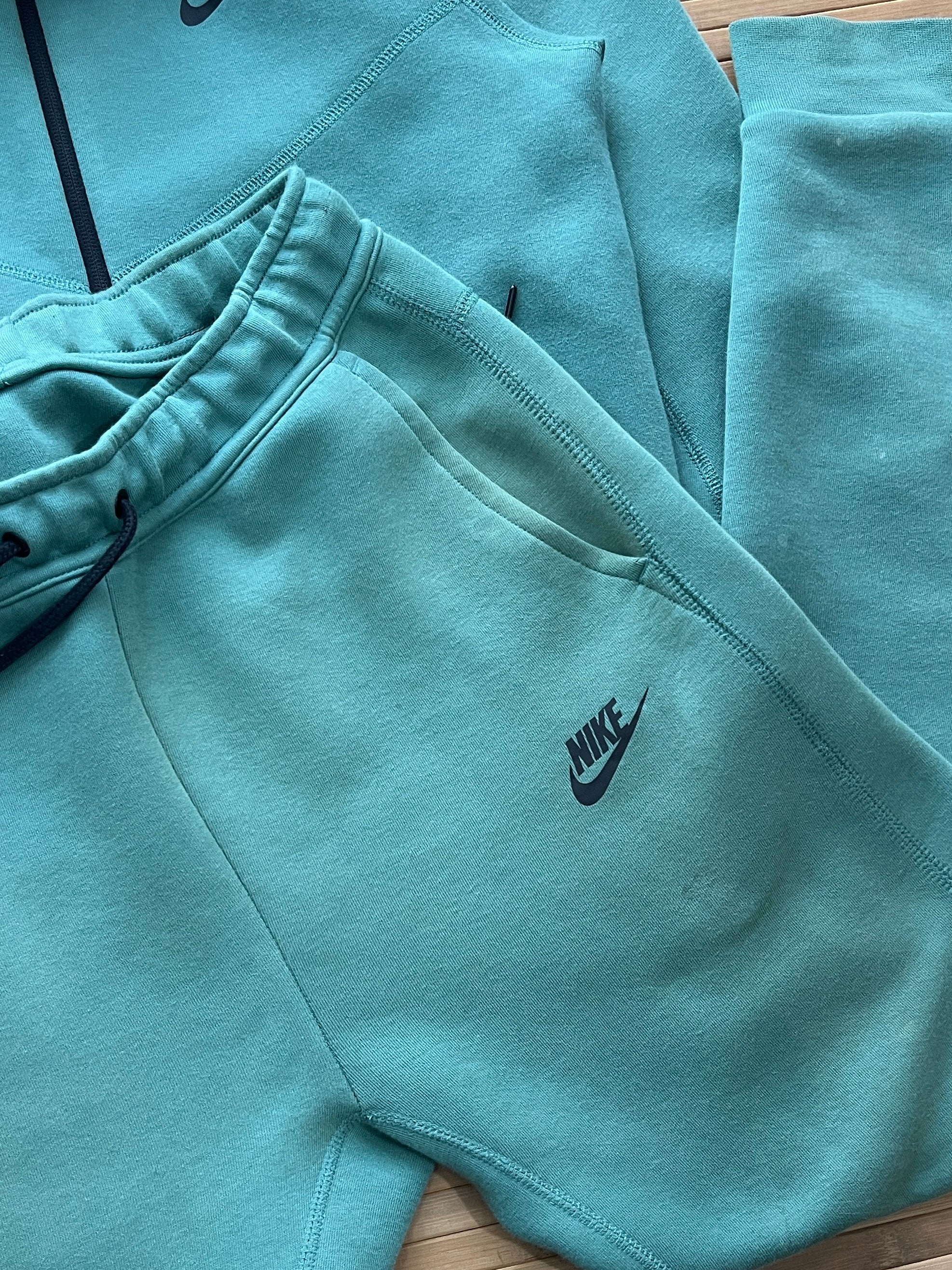 Nike Tech Fleece Suit