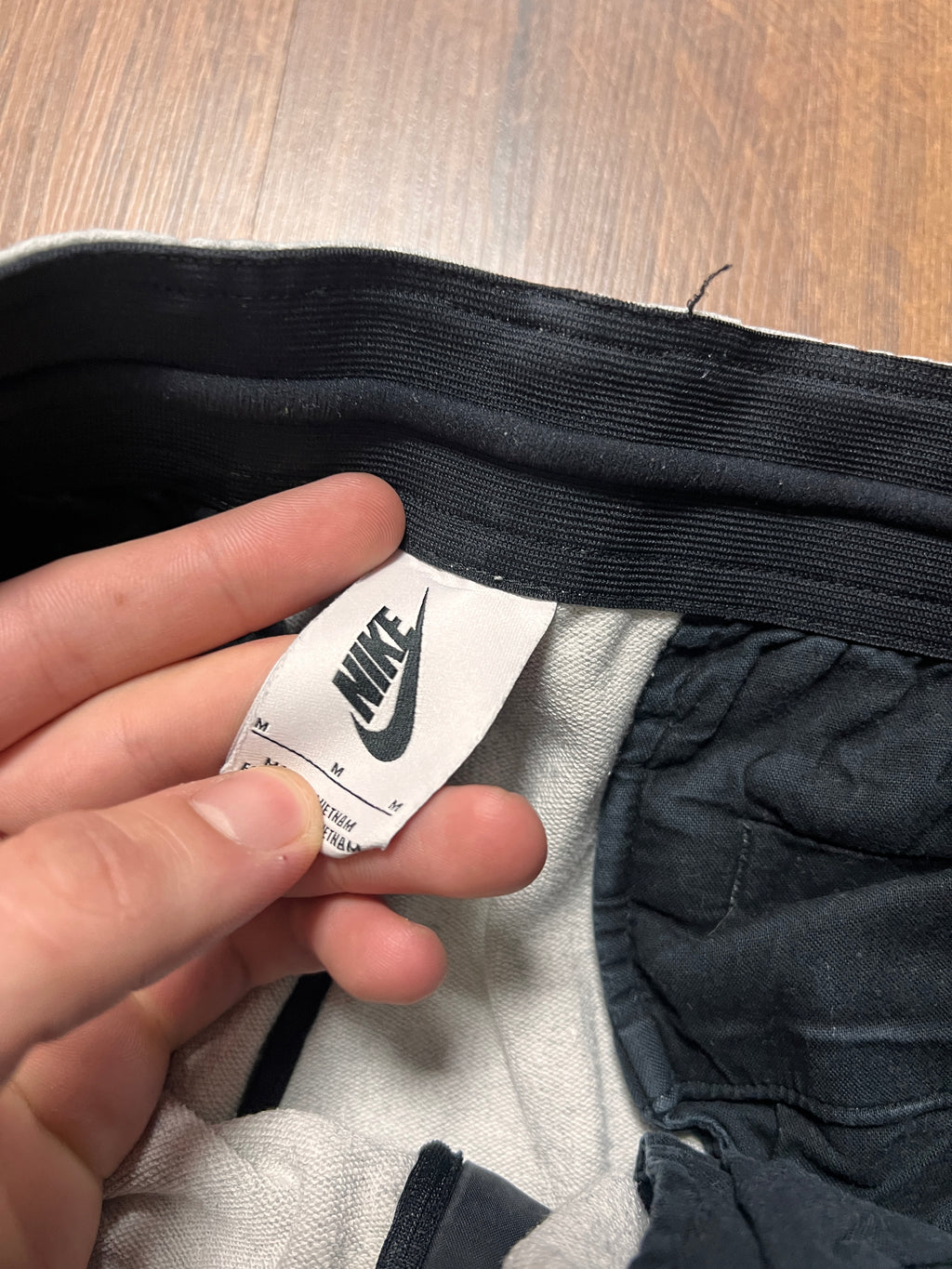 Nike Tech jogger (M/L)