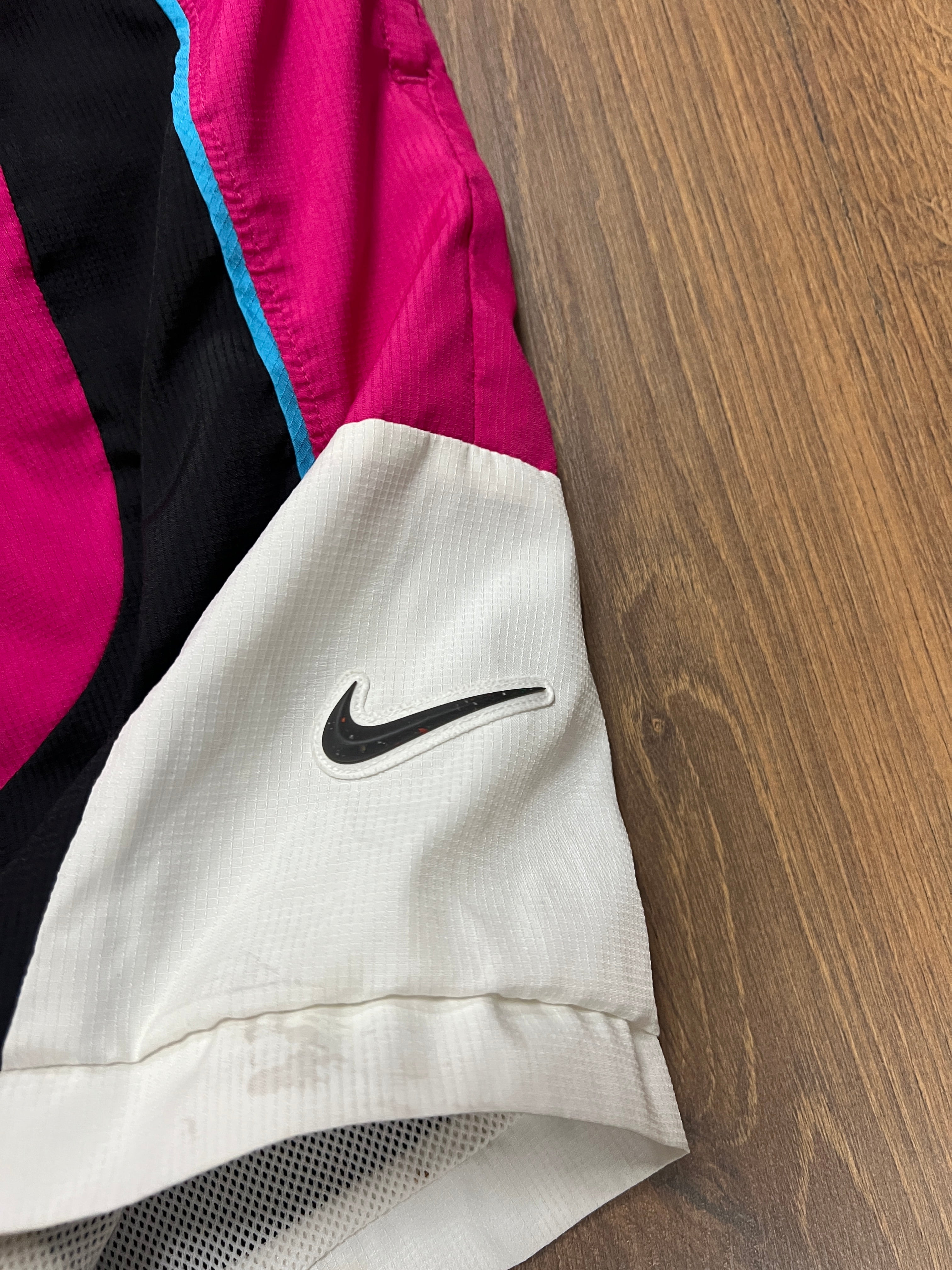 Nike Shorts (M/L)