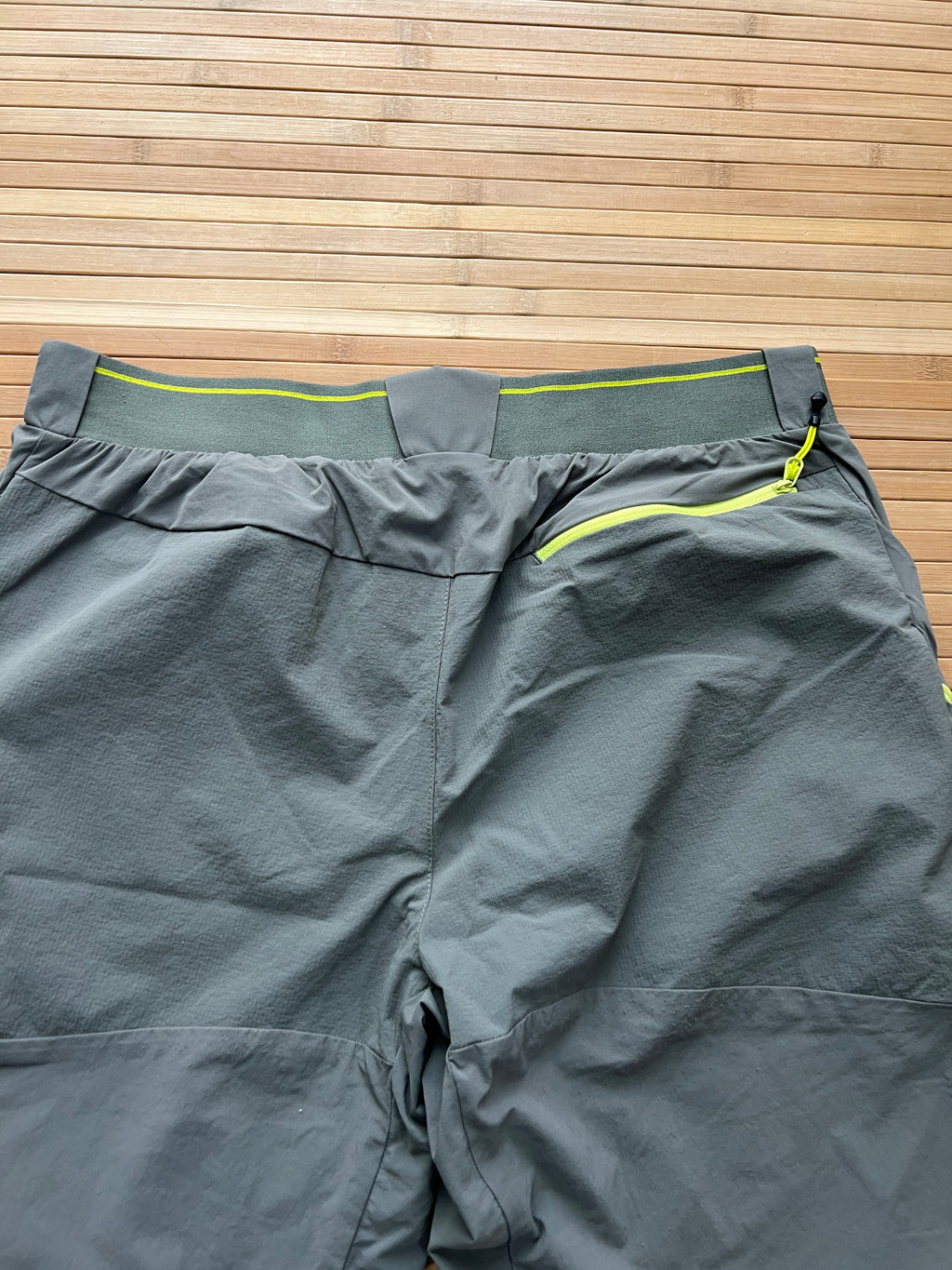 Quechua Gray Shorts (30)