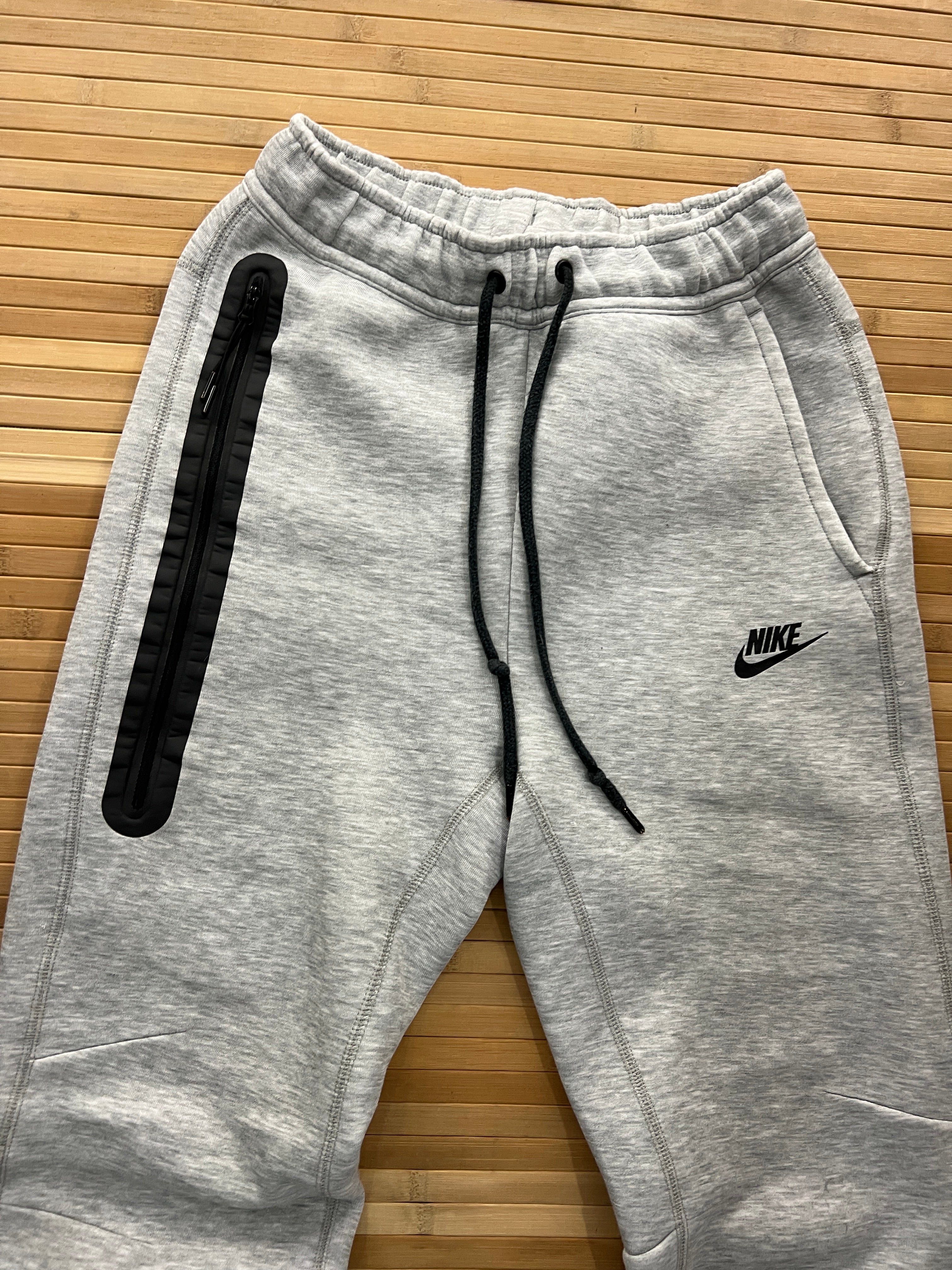 Nike Tech Joggers (S)