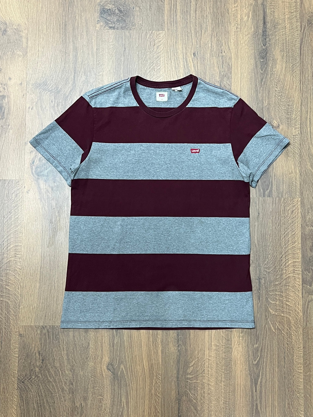 Levis Striped T-Shirt (M)