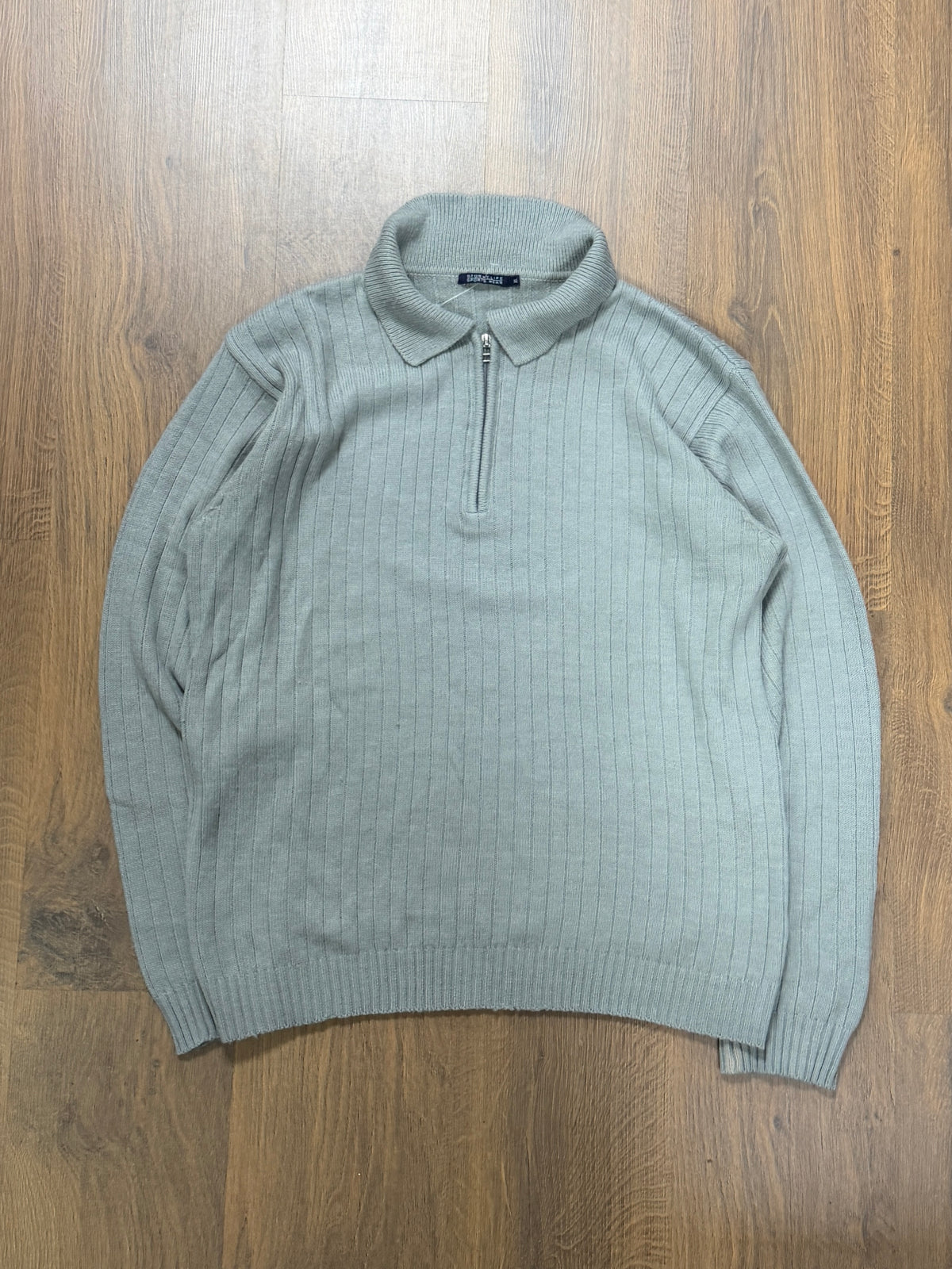 Grey quarter zip (L)