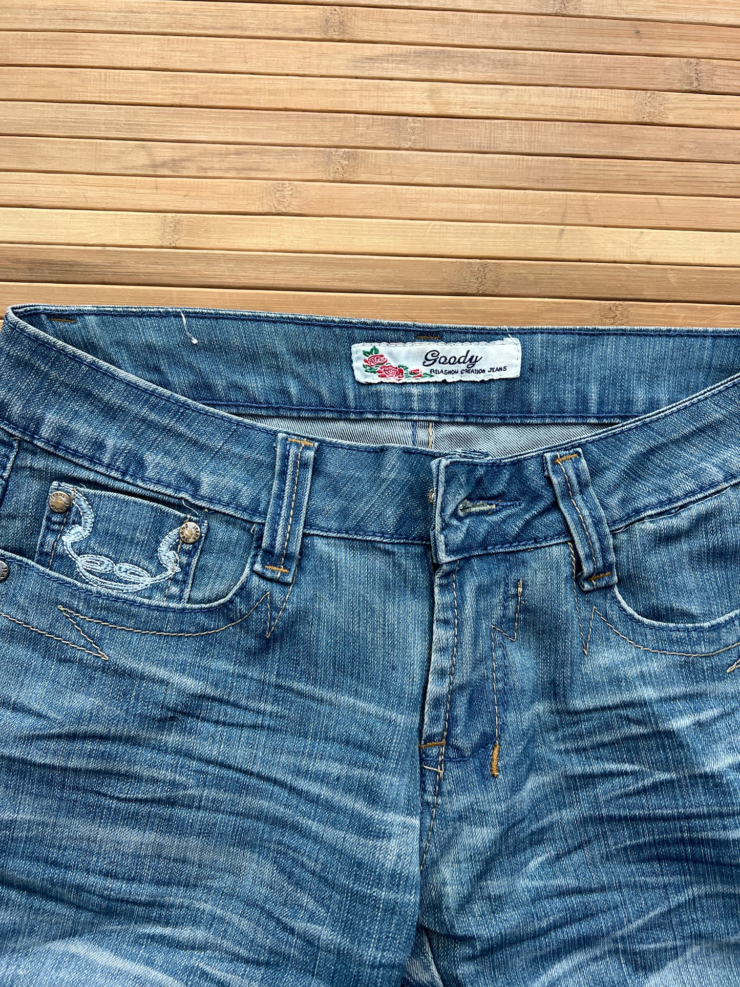 Goody Jeans 🙋‍♀️ (28x32)