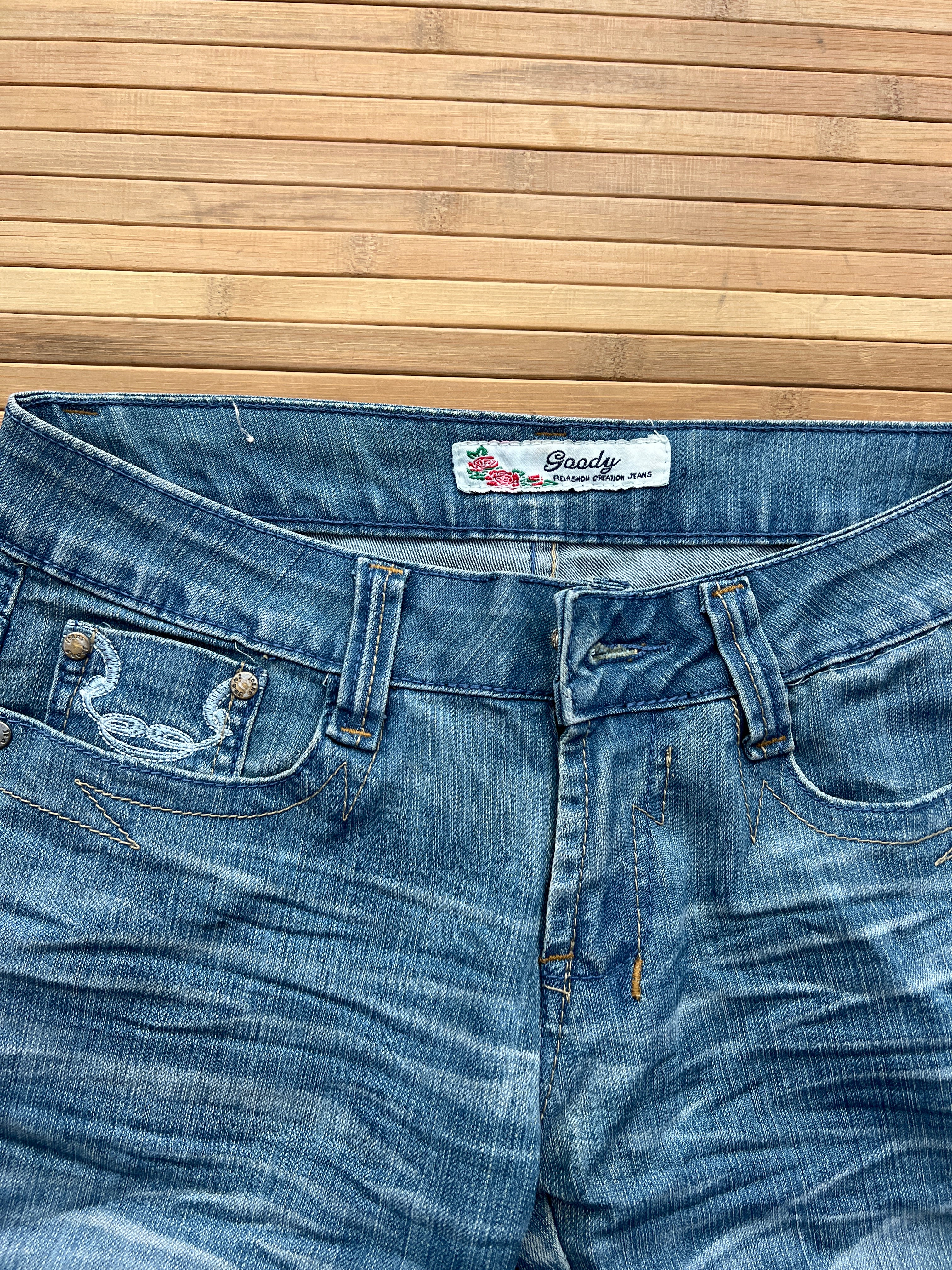 Goody Jeans 🙋‍♀️ (28x32)