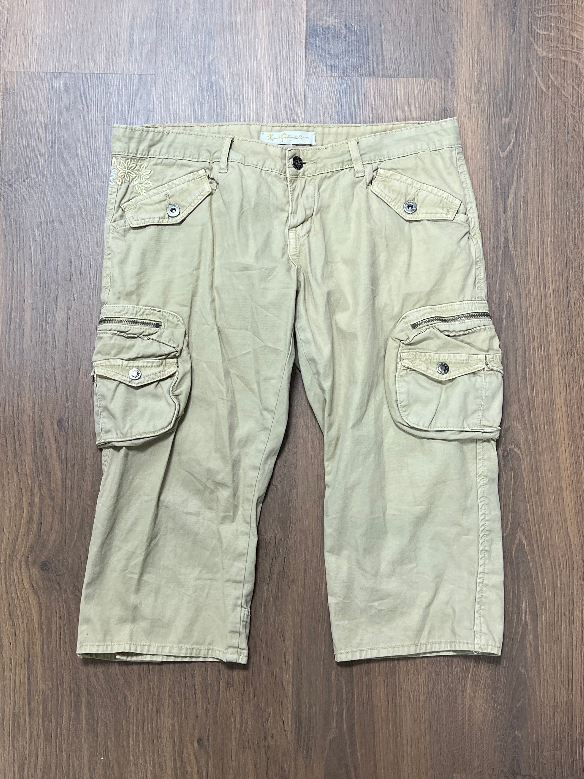 Y2K Cargo Capris🙋‍♀️ (34)
