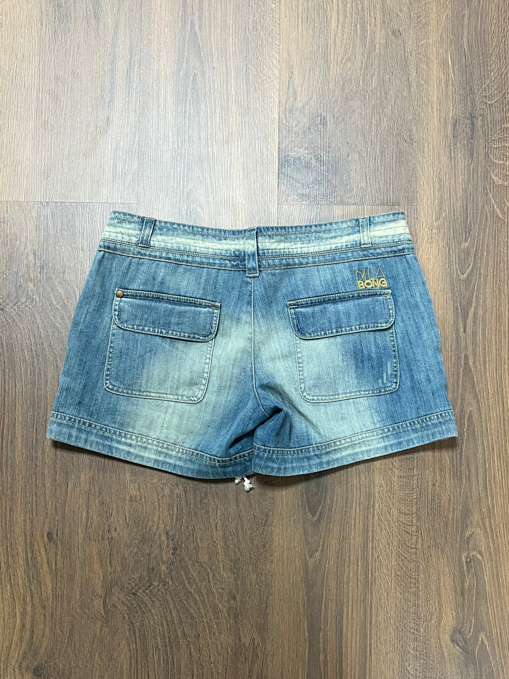 Billabong Boy fit short shorts🙋‍♀️ (30)