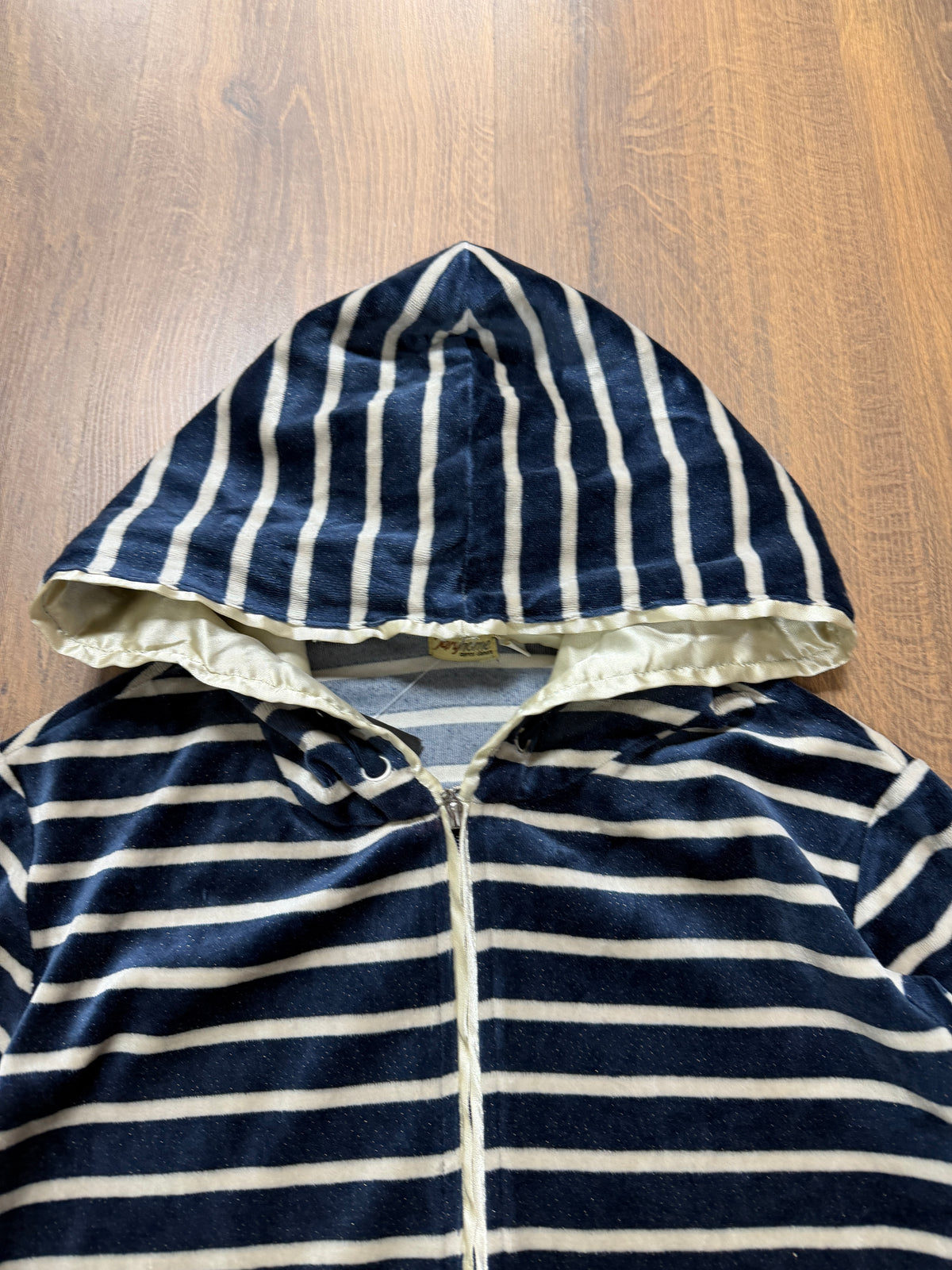 Stripped glitter Hoodie🙋‍♀️(M/L)