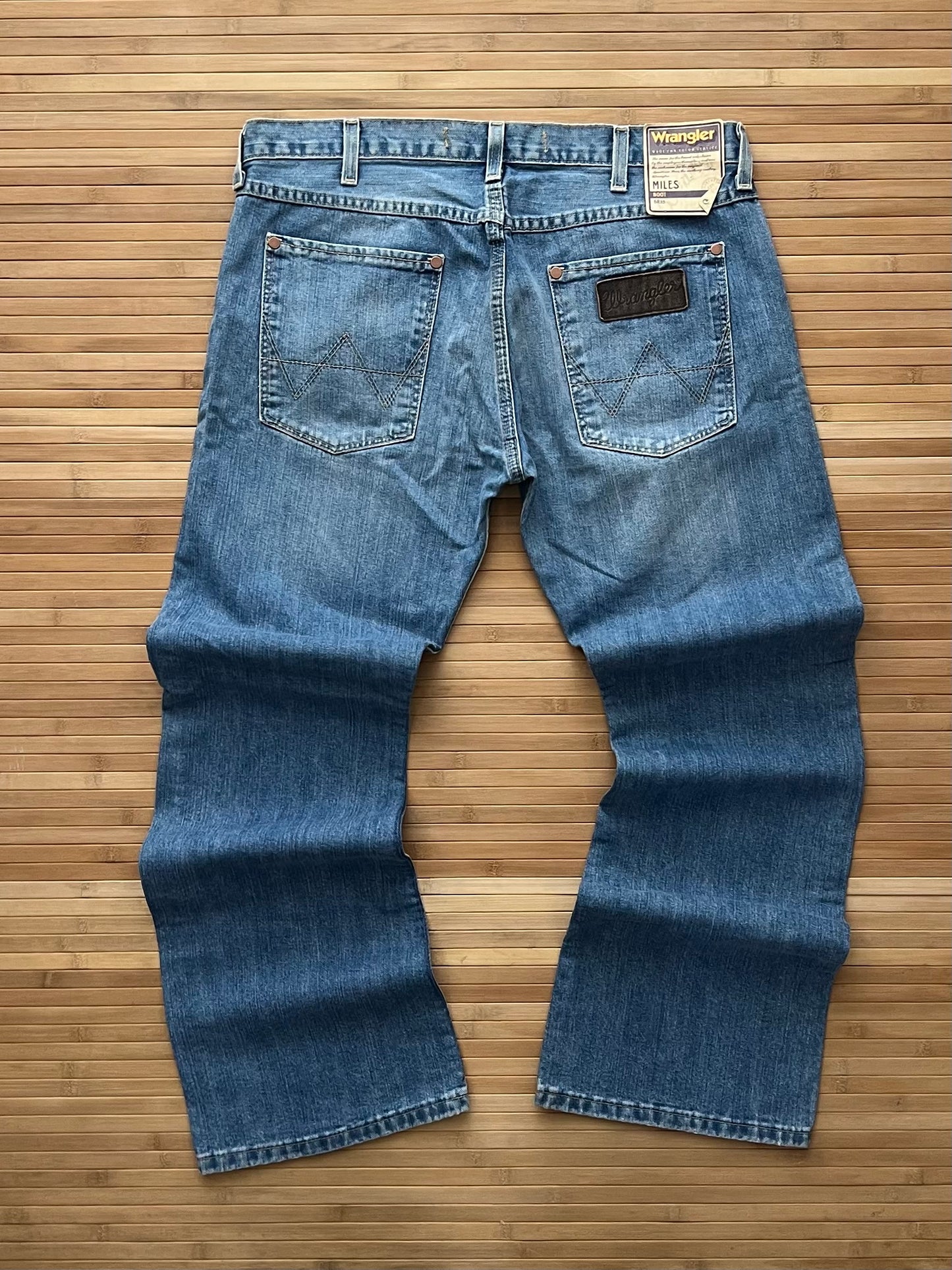 Brand New Wrangler Flared Jeans (34x30)