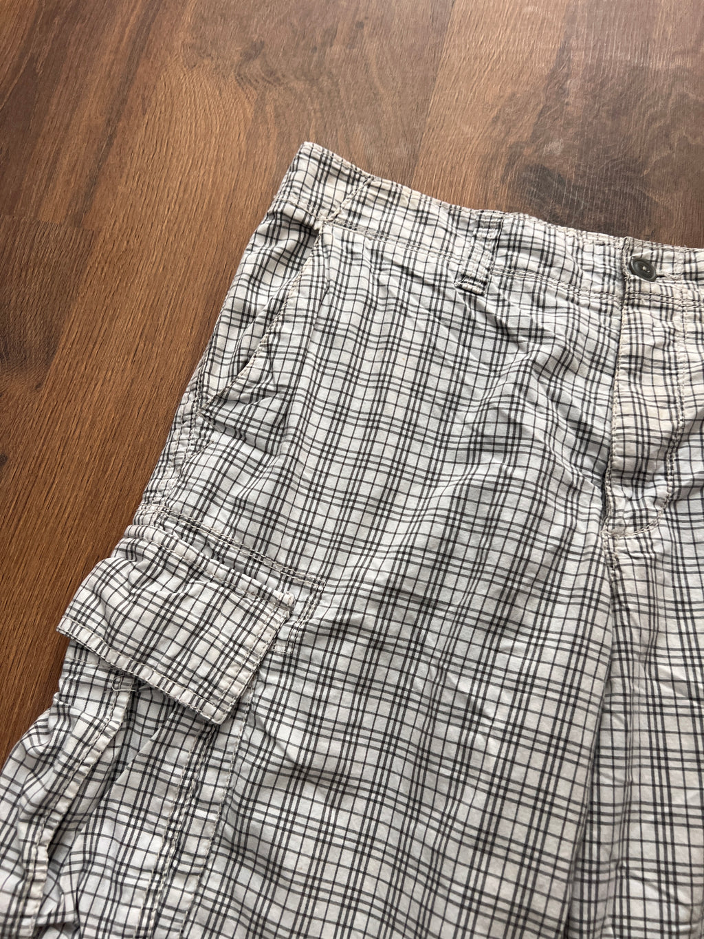 Old Navy Striped Cargo Shorts (32)