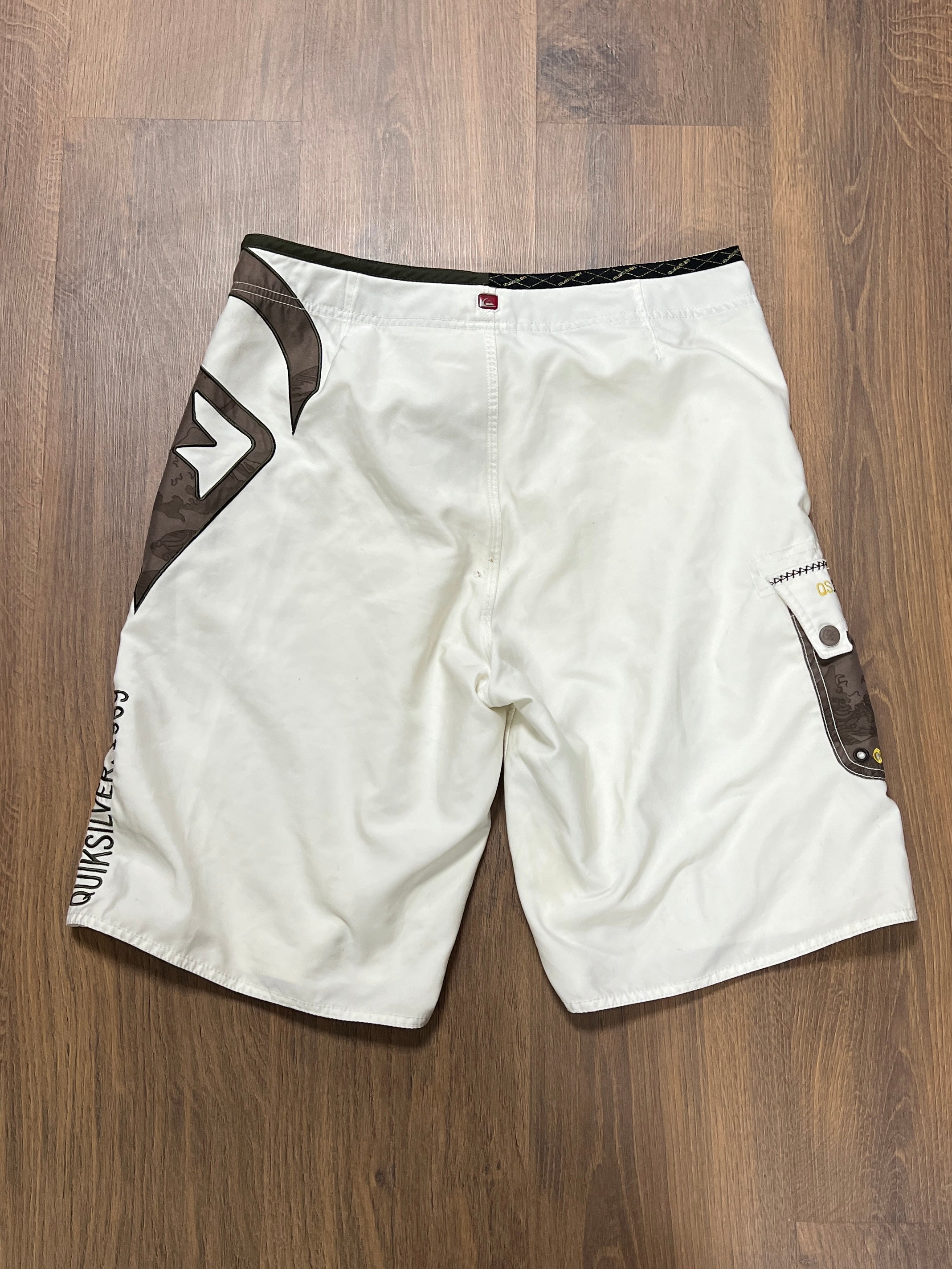 Quiksilver Big Logo Shorts (32)