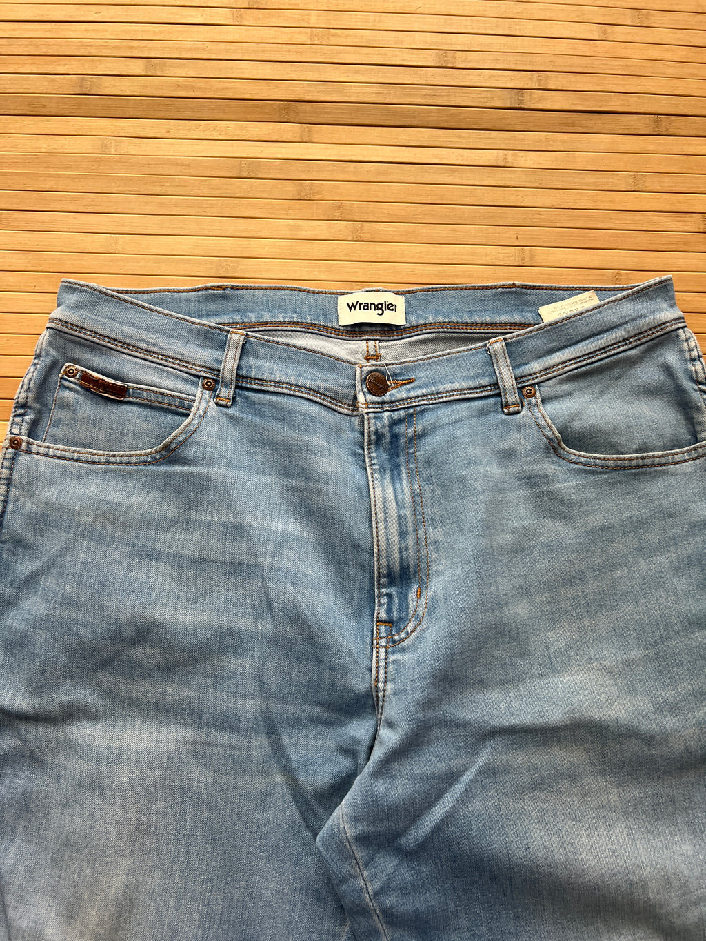 Wrangler Baby Blue Jeans (36x30)