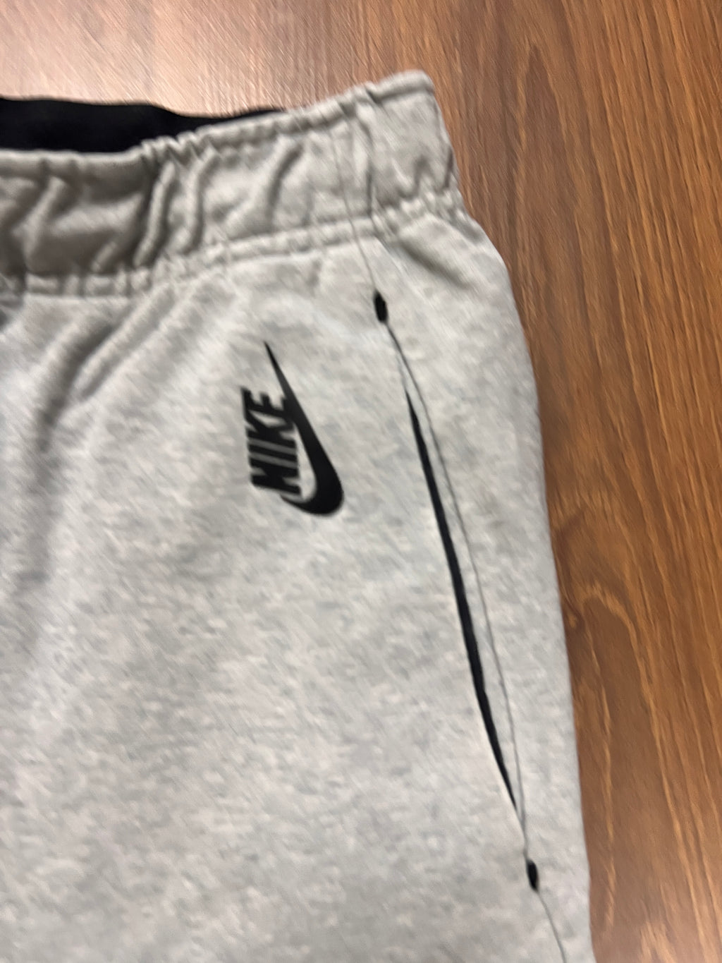 Nike Tech jogger (M/L)