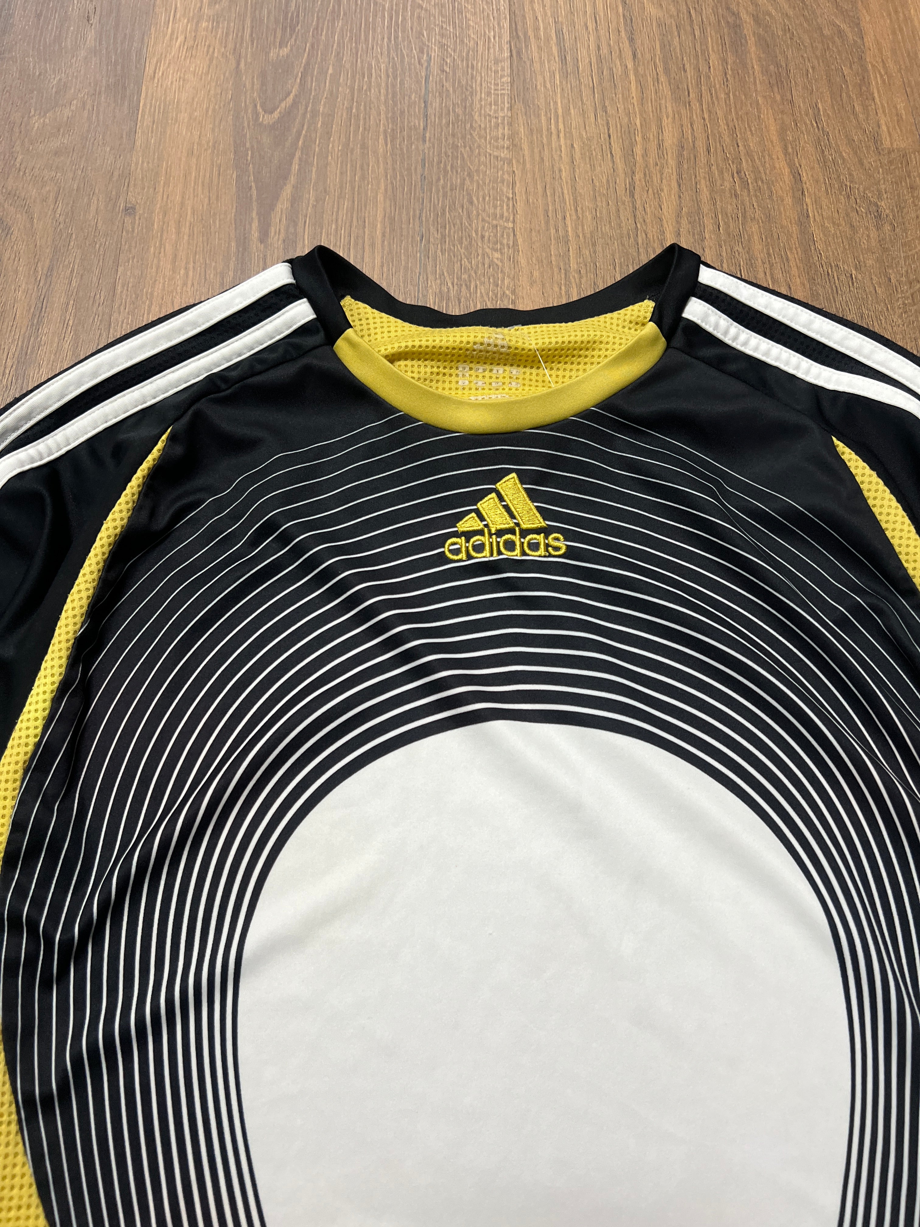 Adidas Vintage Jersey (XL)