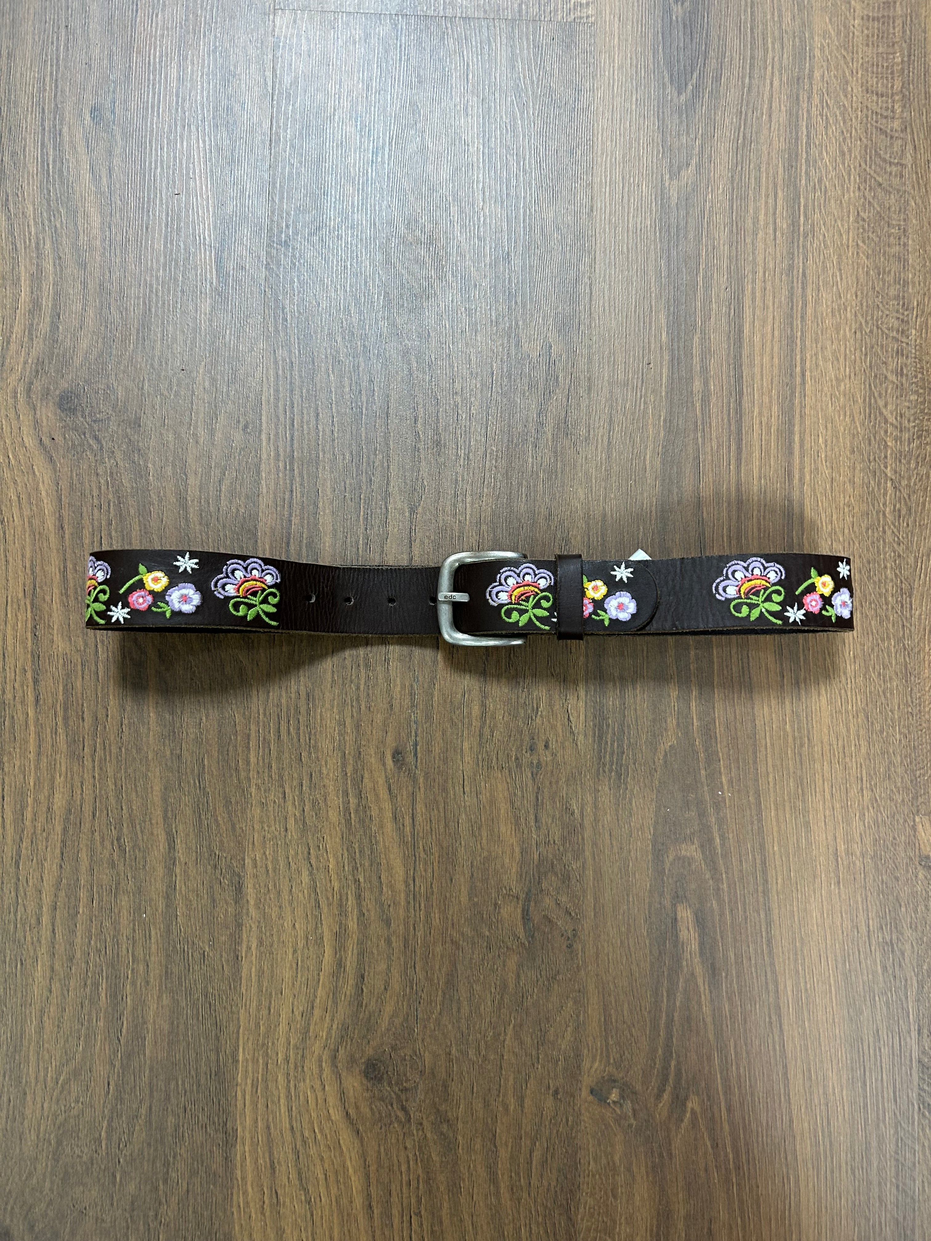 EDC Leather Flower Embroidery Belt (33/39)
