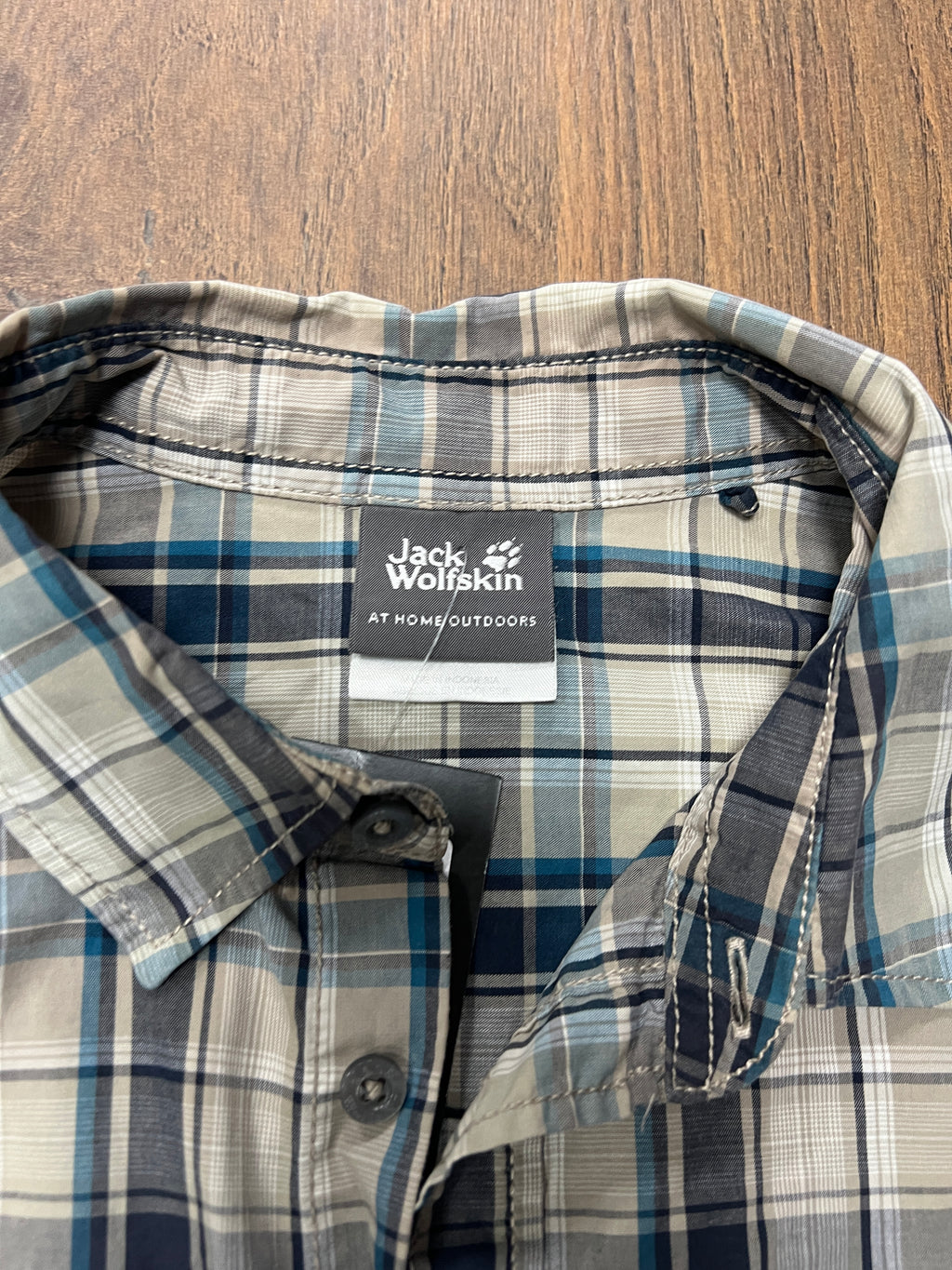 Jack Wolf Skin Striped Shirt (M)