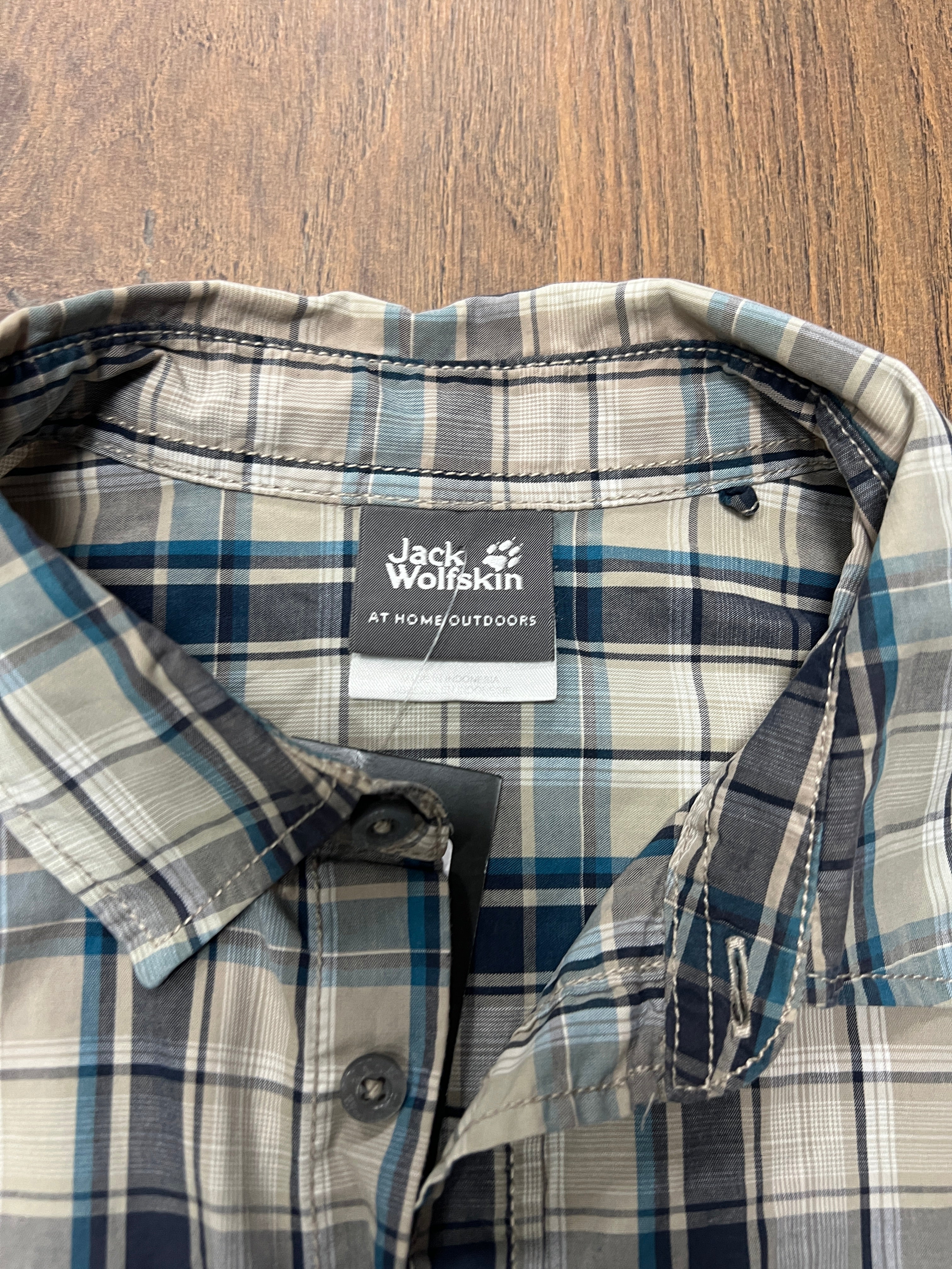 Jack Wolf Skin Striped Shirt (M)