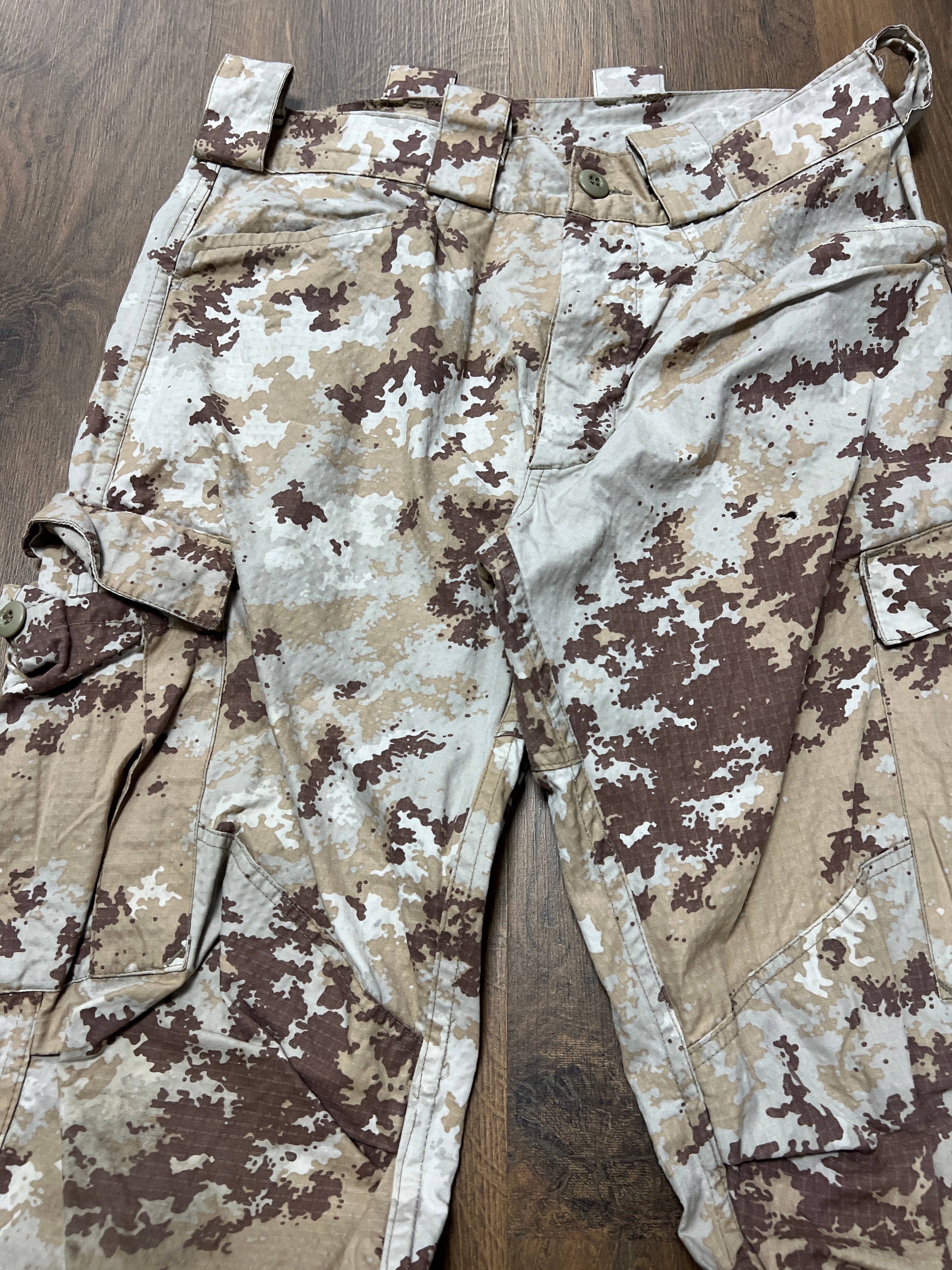 Millitary Camo Cargo Pants (32x30)