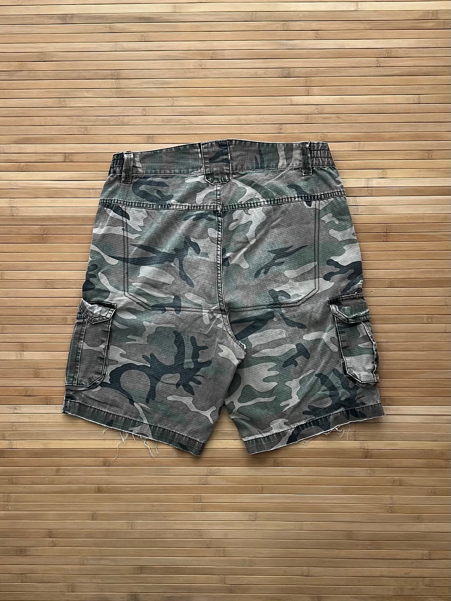 Camo Cargo Shorts (32)