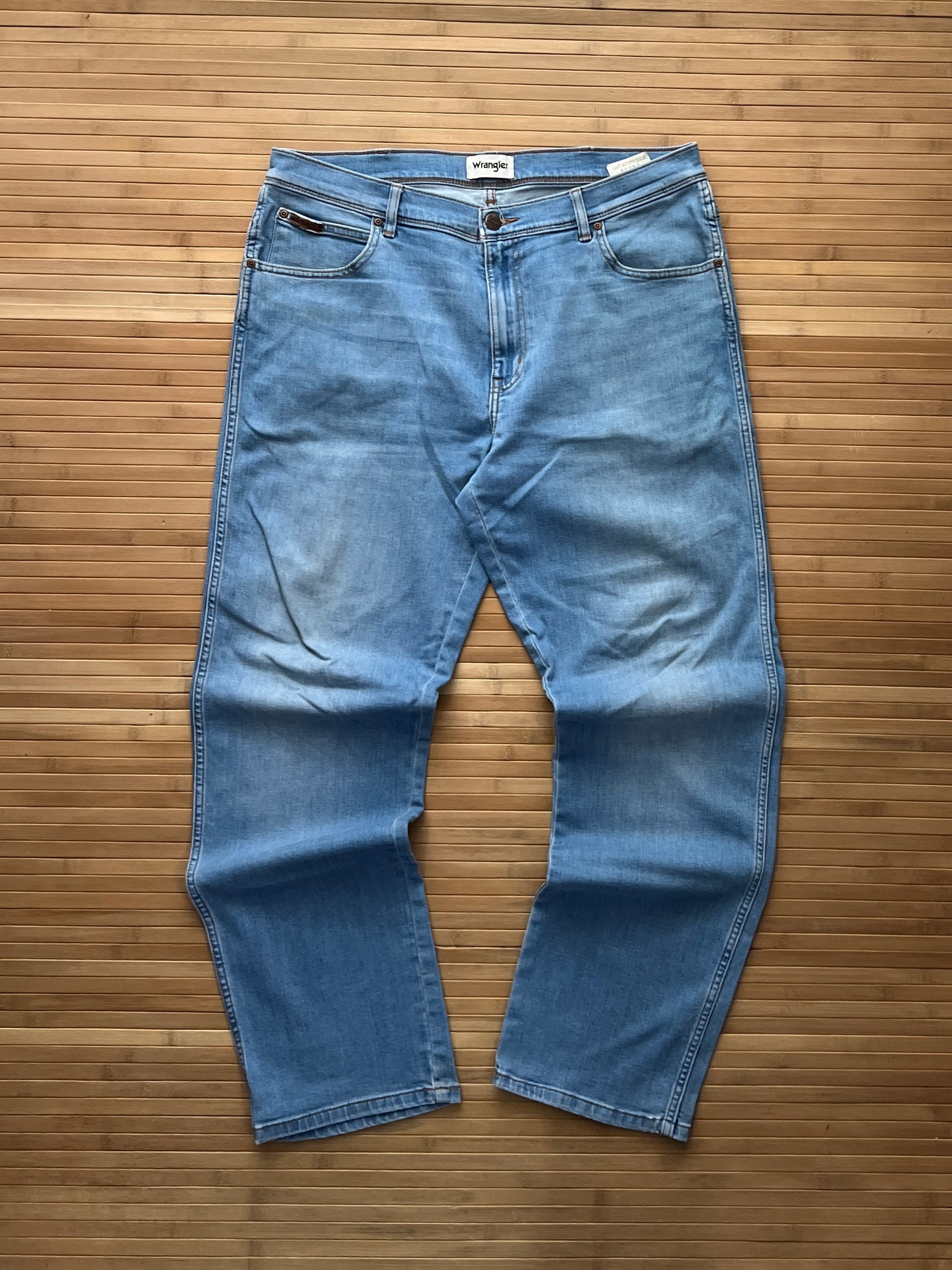 Wrangler Baby Blue Jeans (36x30)