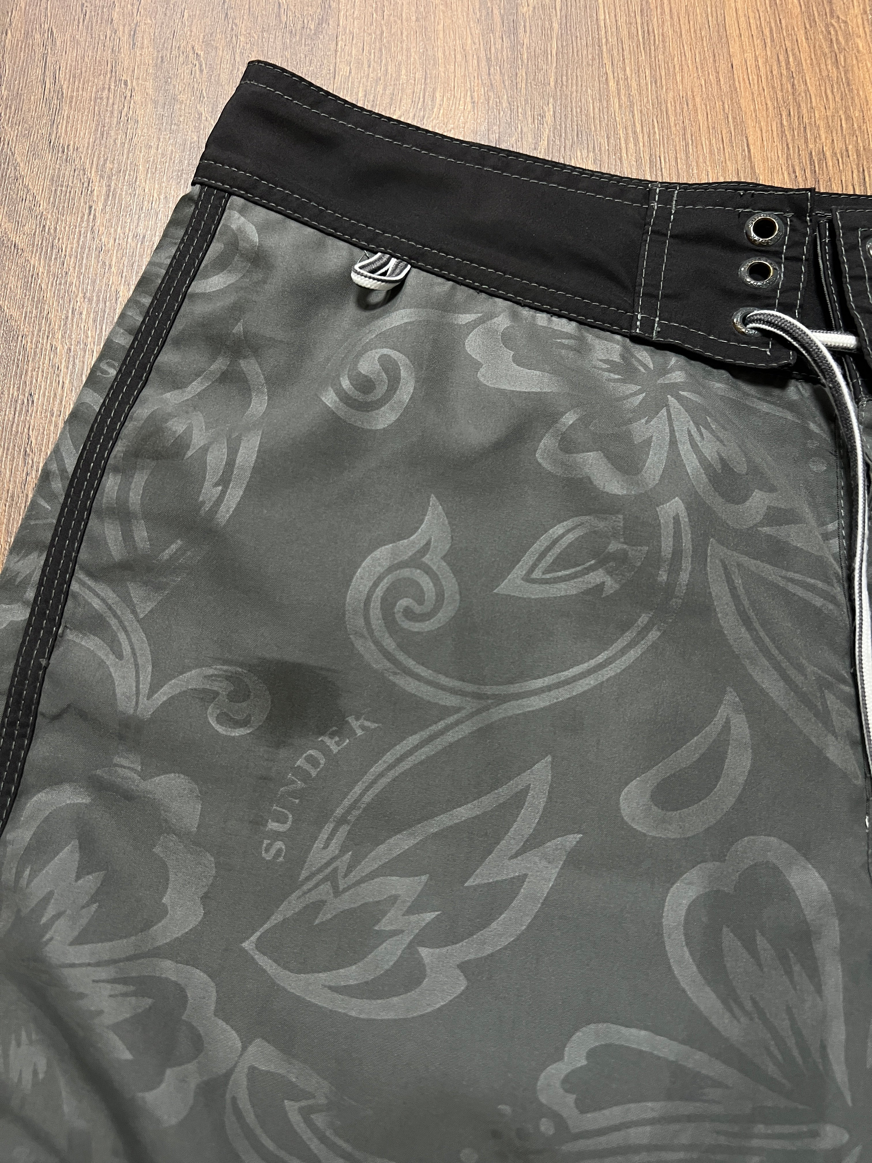 Sundek Flower Boardshorts (32)