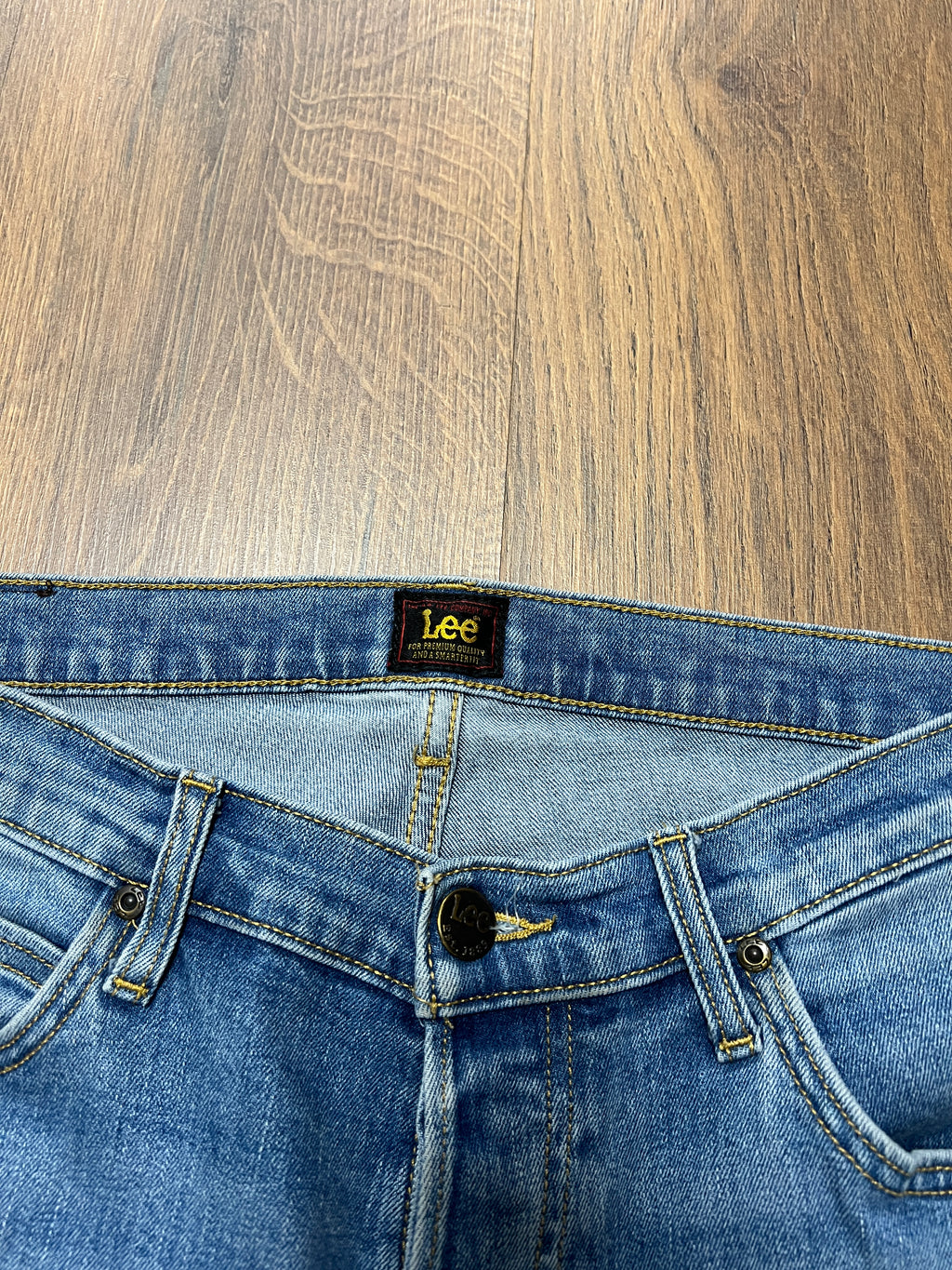 Lee baby blue jeans (32x32)