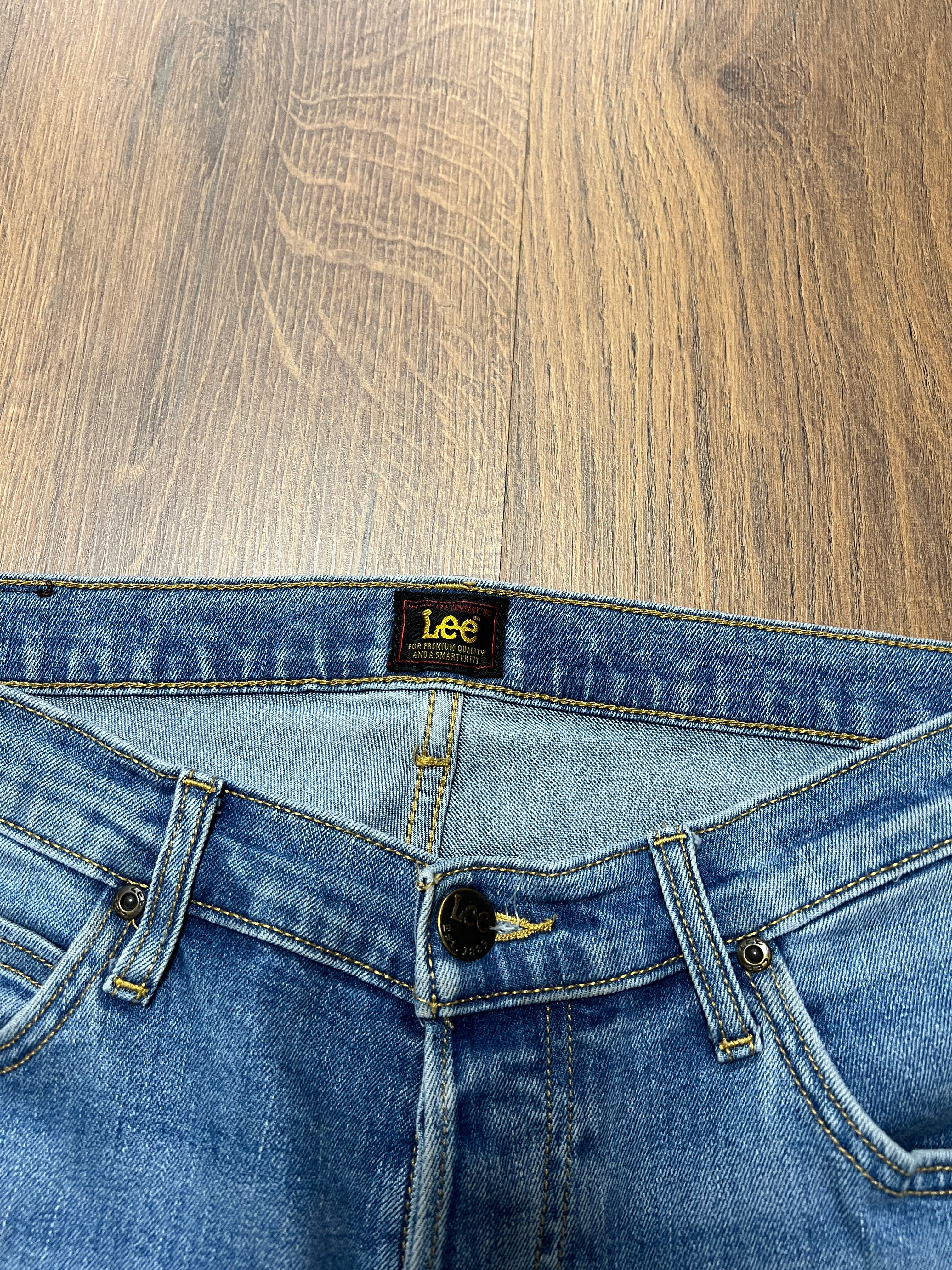 Lee baby blue jeans (32x32)