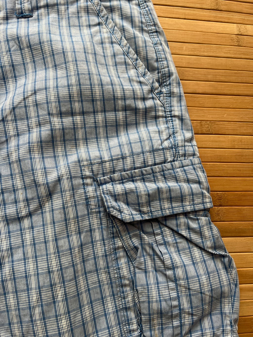 Calvin Klein Striped Cargo Shorts (34)