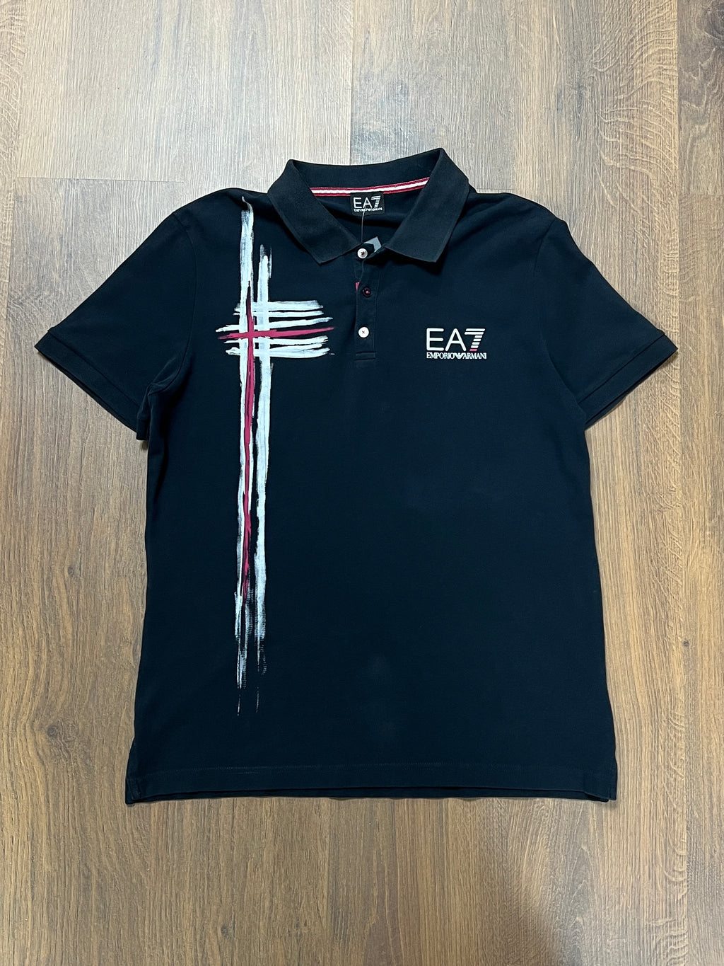 Armani Polo (L)