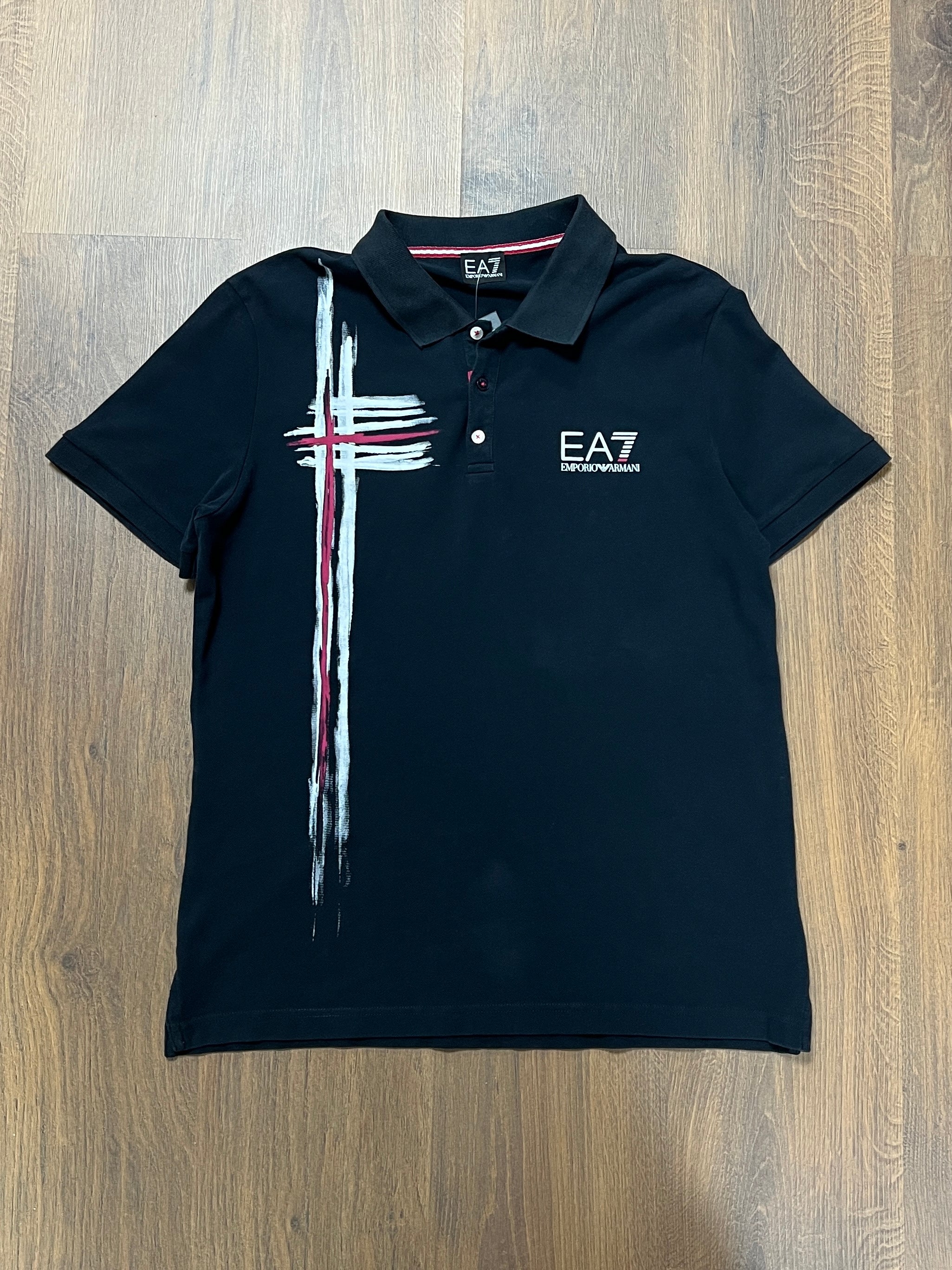 Armani Polo (L)