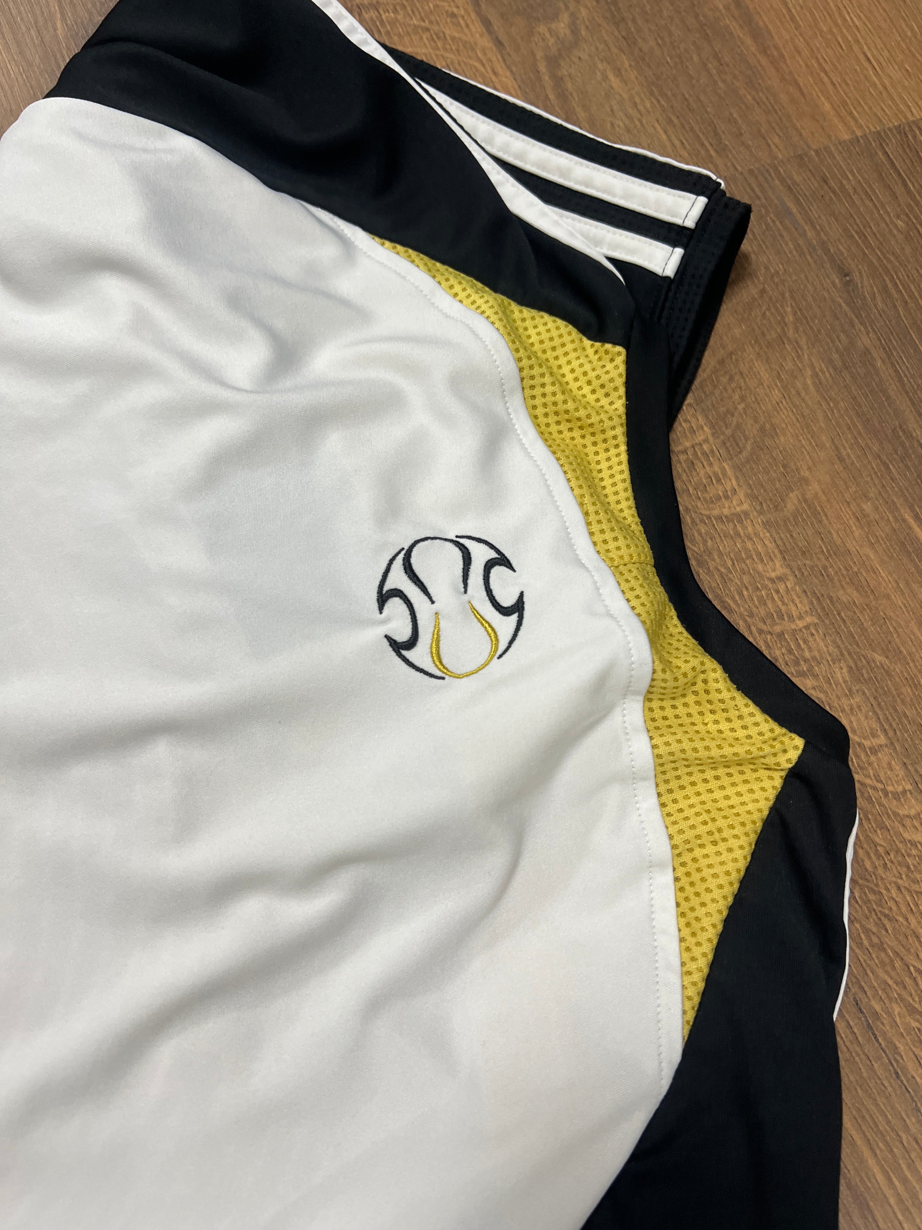 Adidas Vintage Jersey (XL)