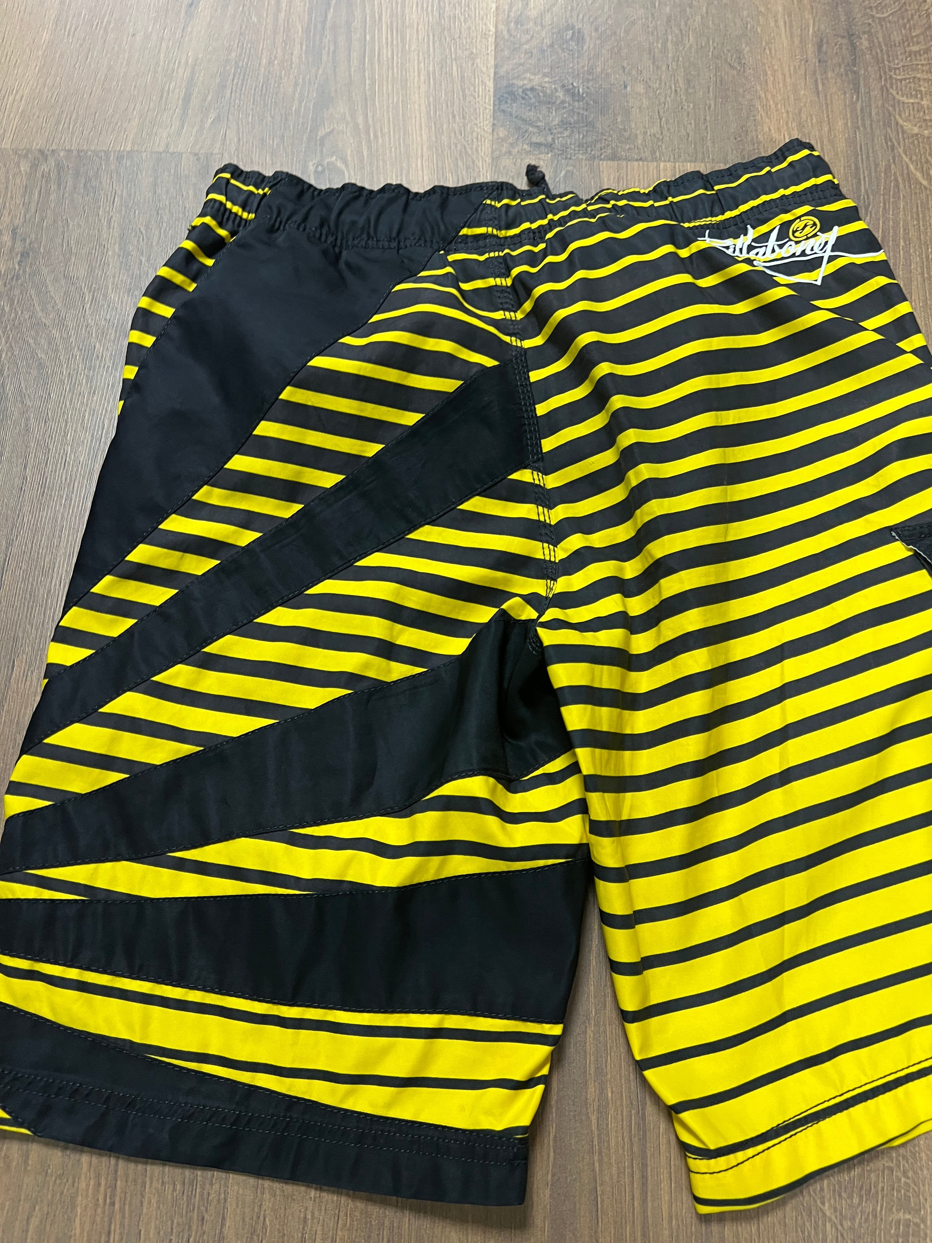 Billabong andy irons sunrise black/yellow boardshorts (M/L)