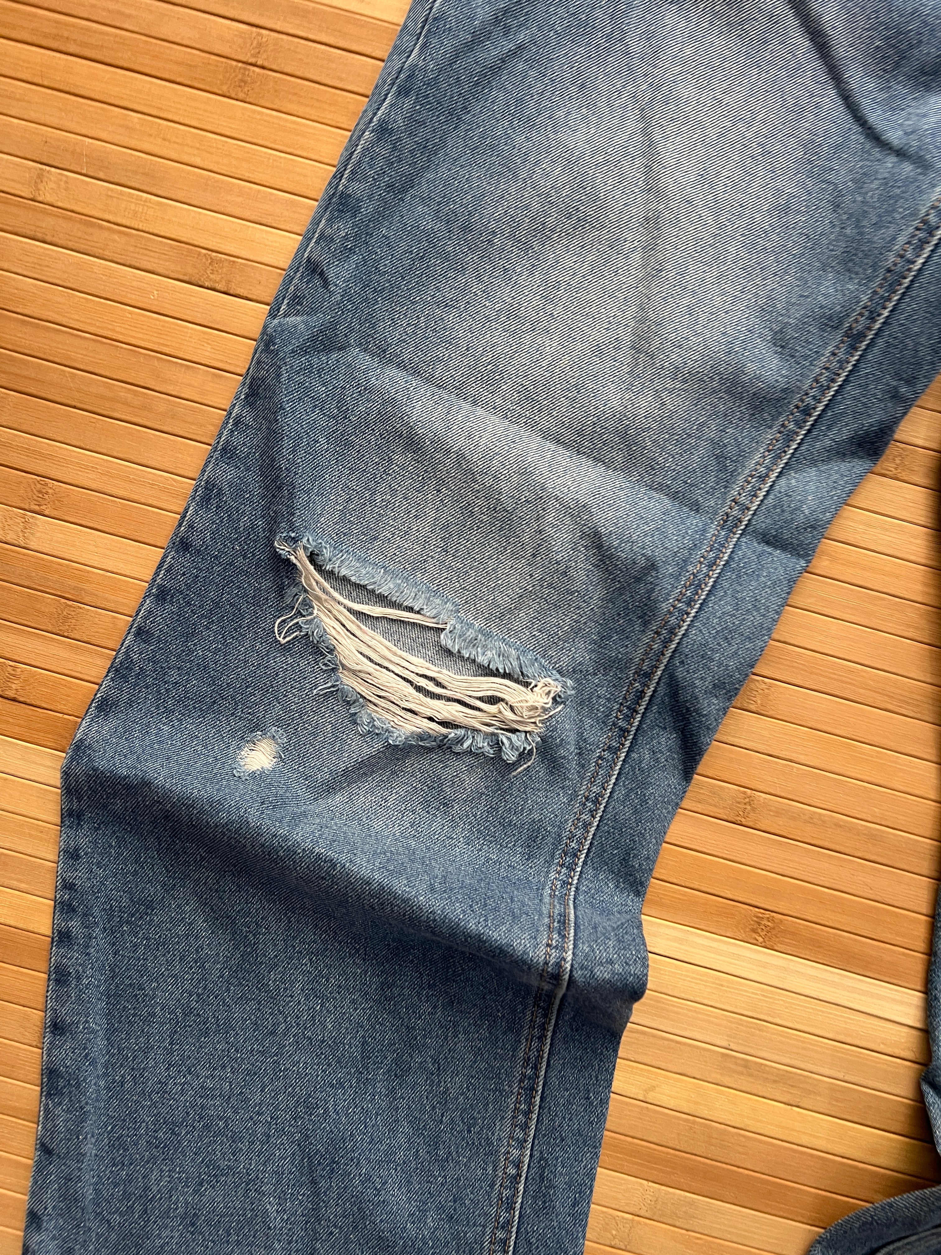 Baggy Ripped Jeans (28x32)